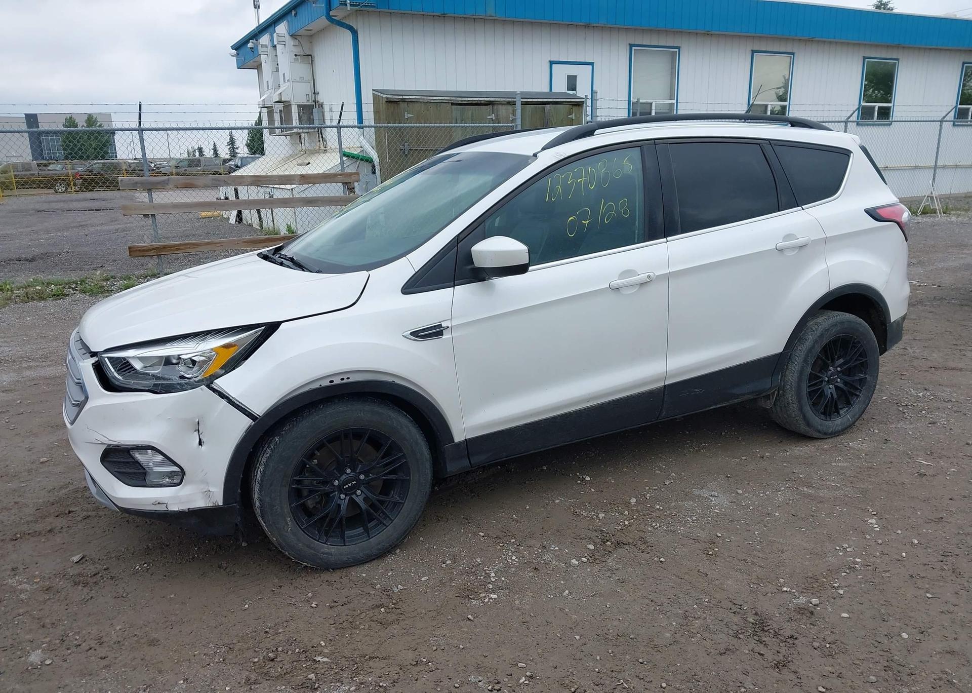2017 FORD ESCAPE SE