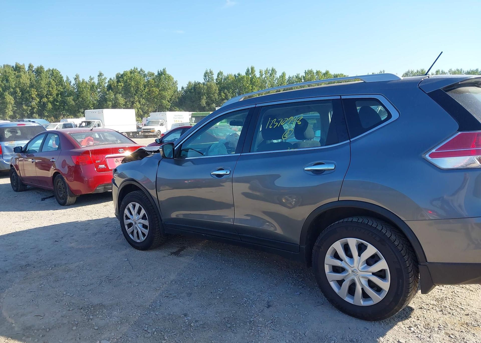 2015 NISSAN ROGUE S