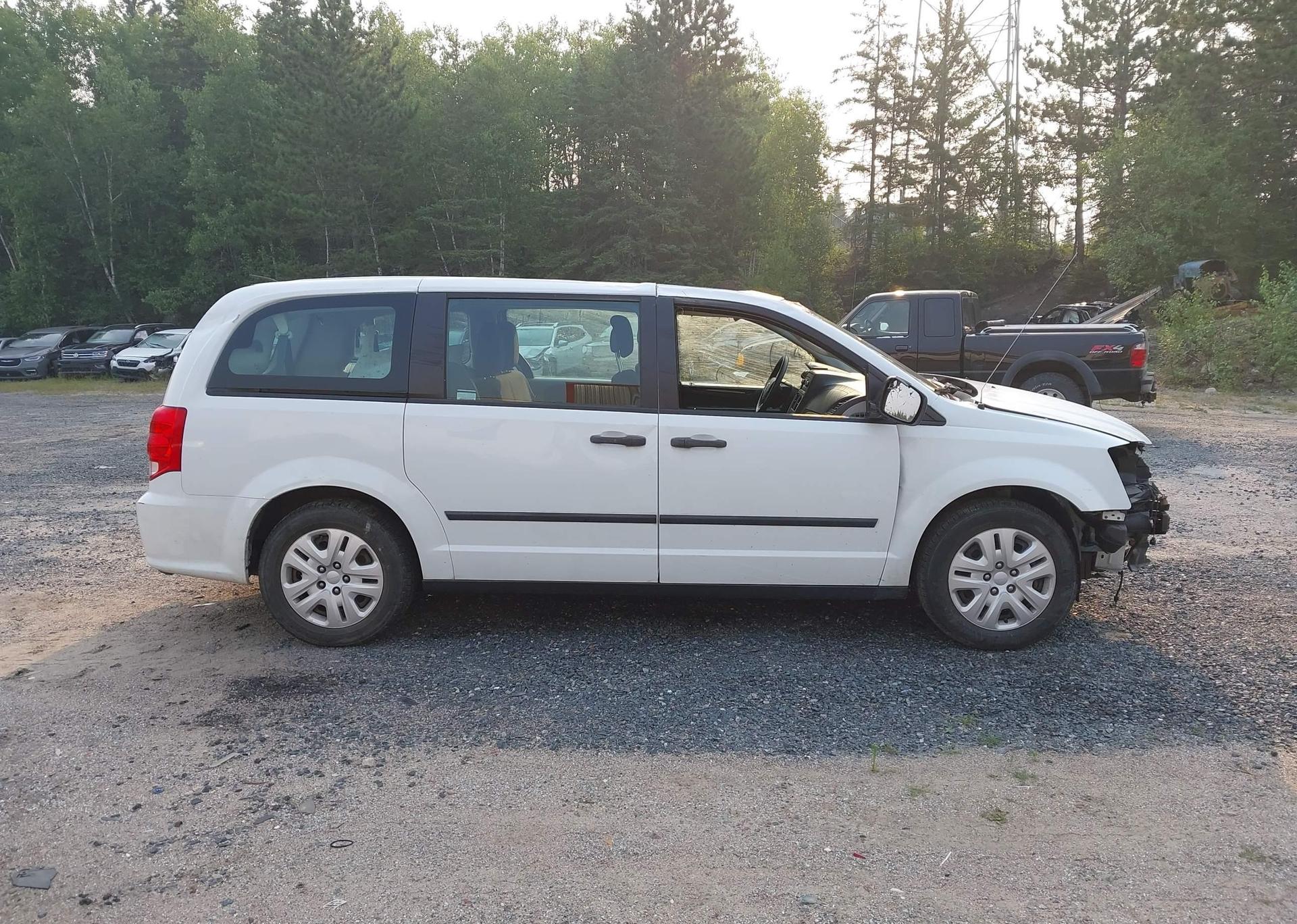 2014 DODGE GRAND CARAVAN SE