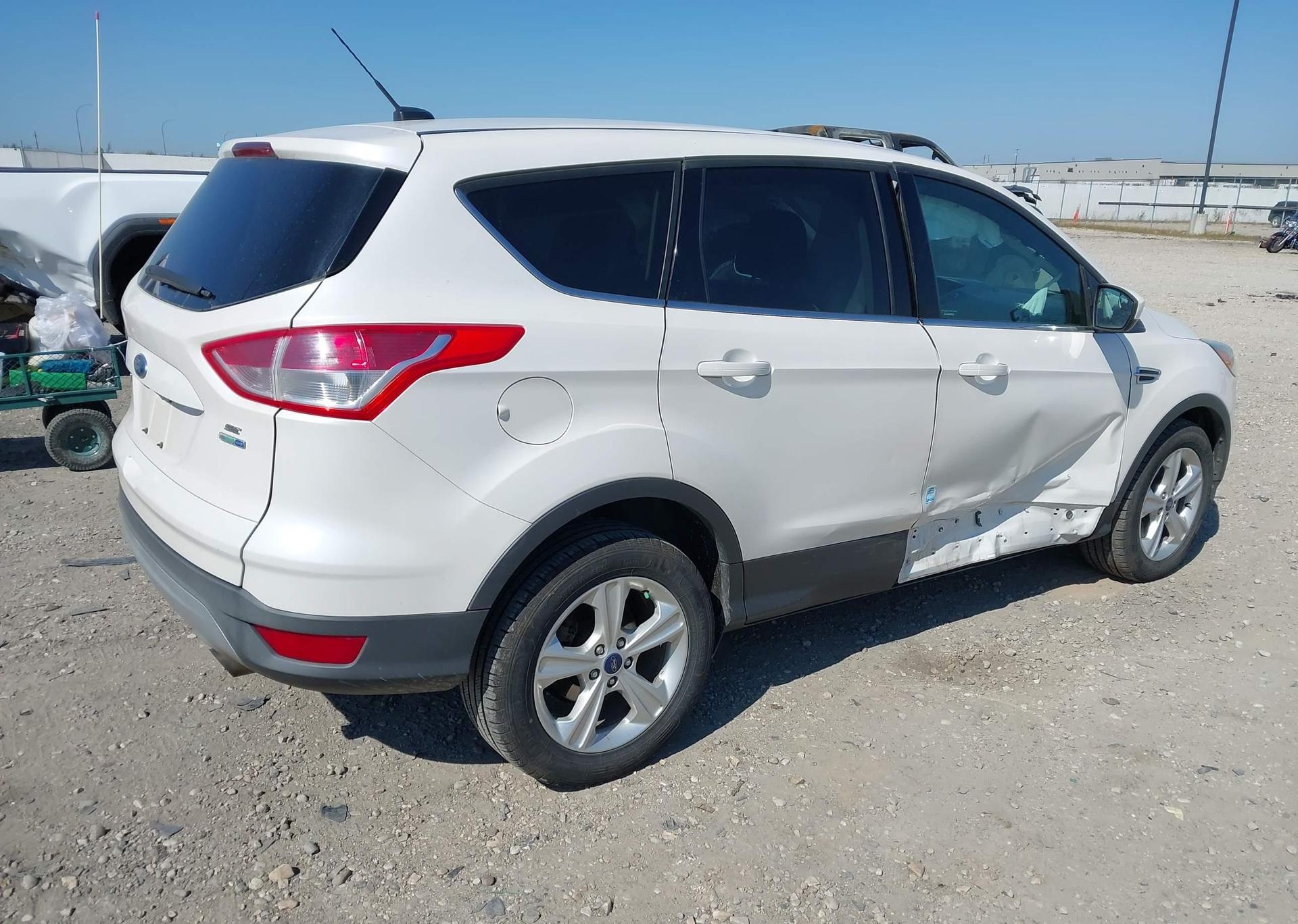 2015 FORD ESCAPE SE