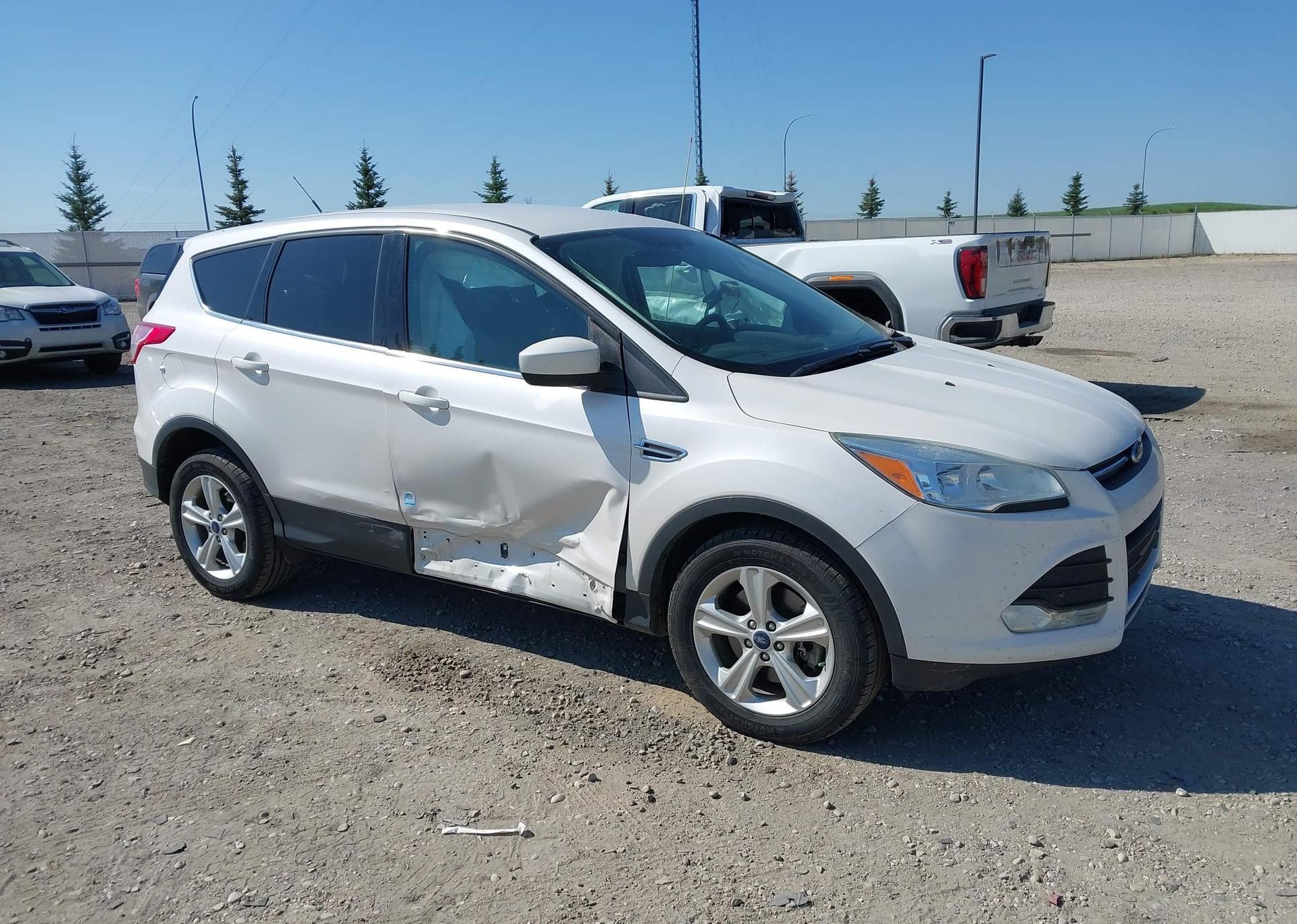 2015 FORD ESCAPE SE