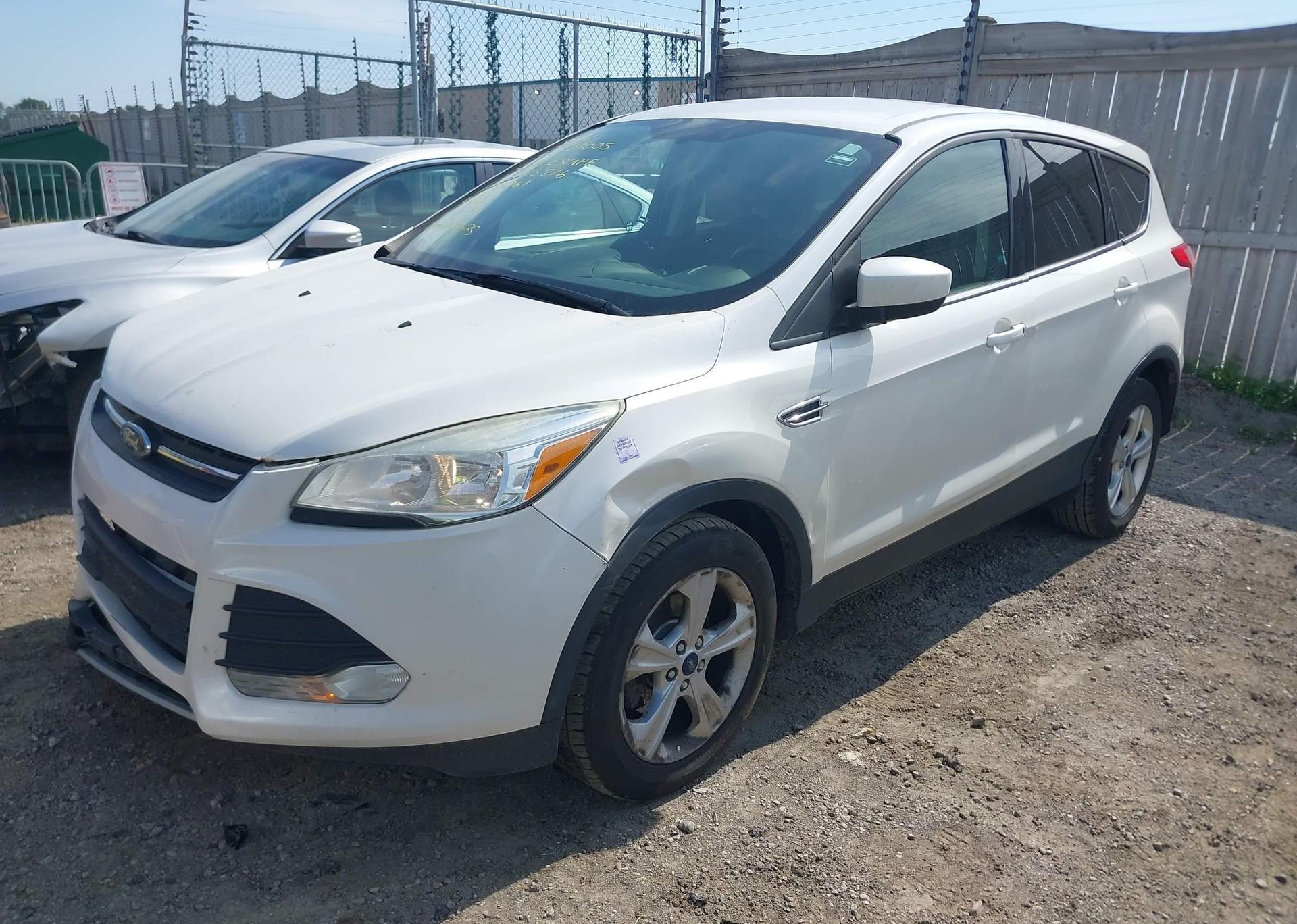 2015 FORD ESCAPE SE
