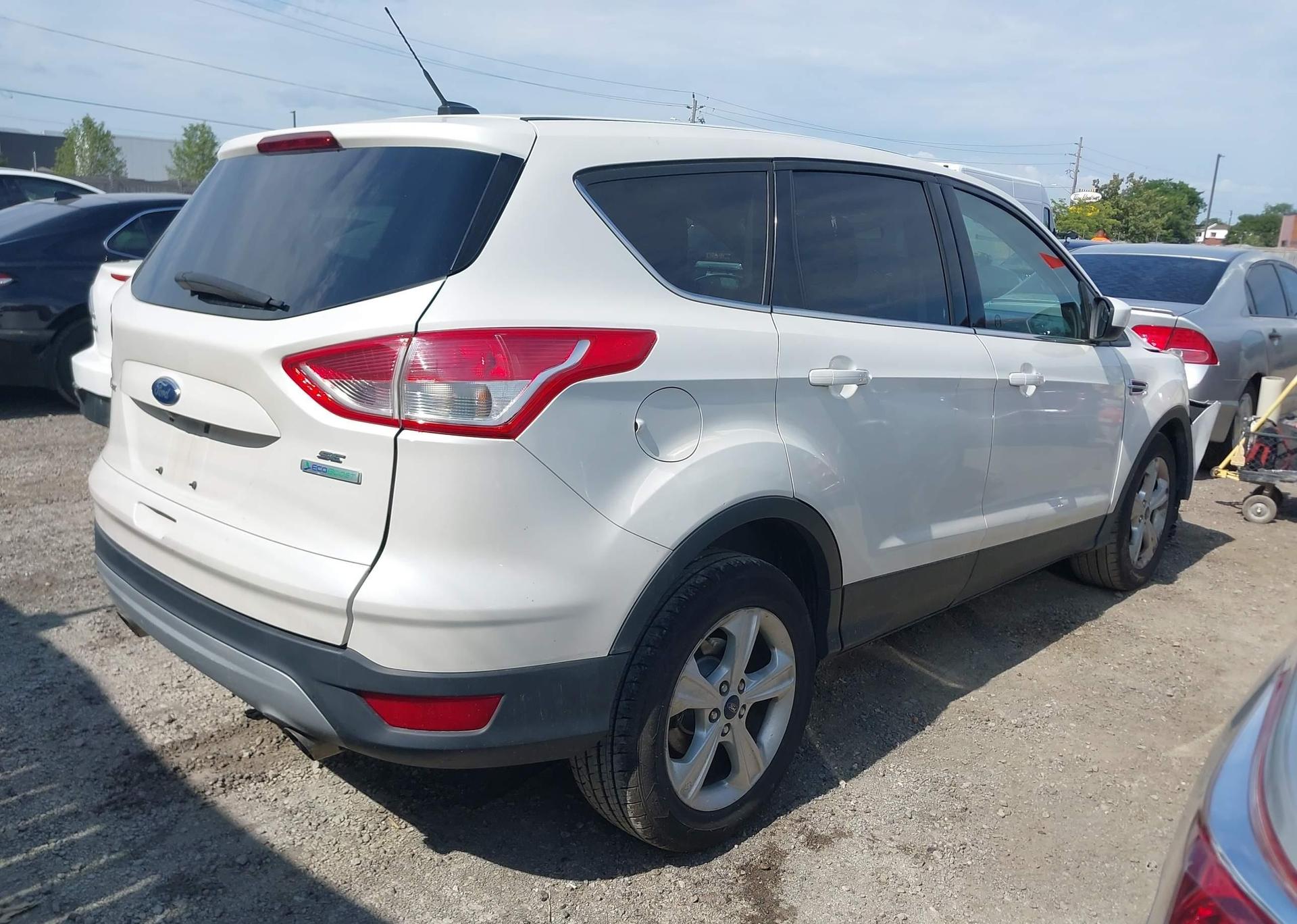 2015 FORD ESCAPE SE