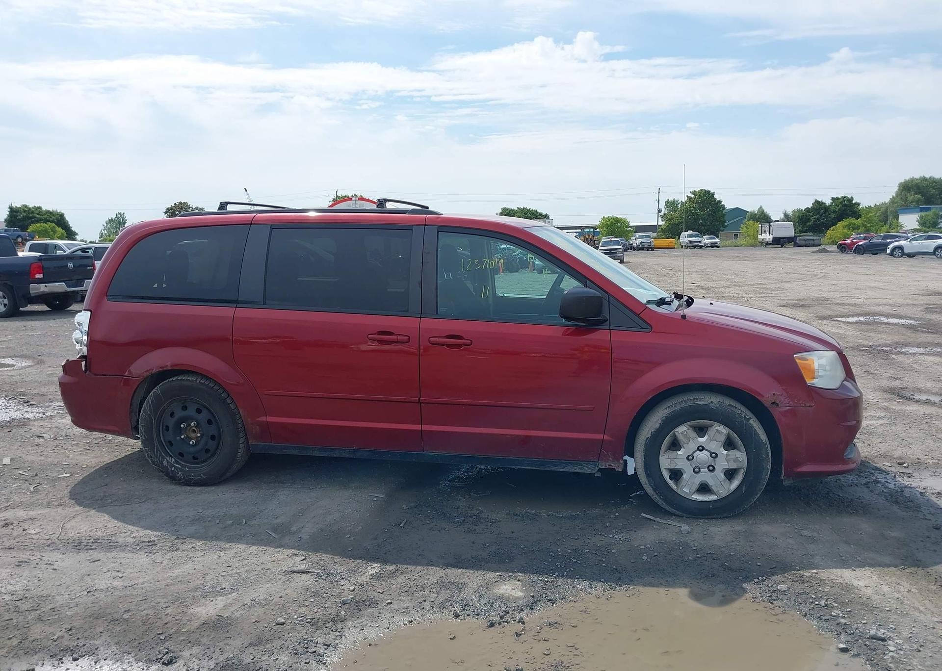 2011 DODGE GRAND CARAVAN SE