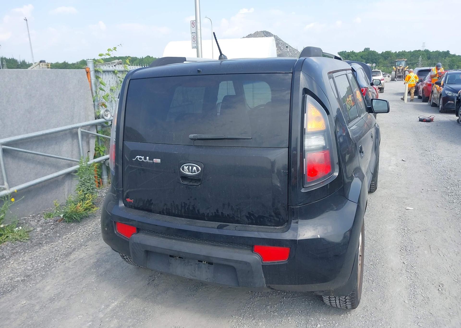 2010 KIA SOUL +