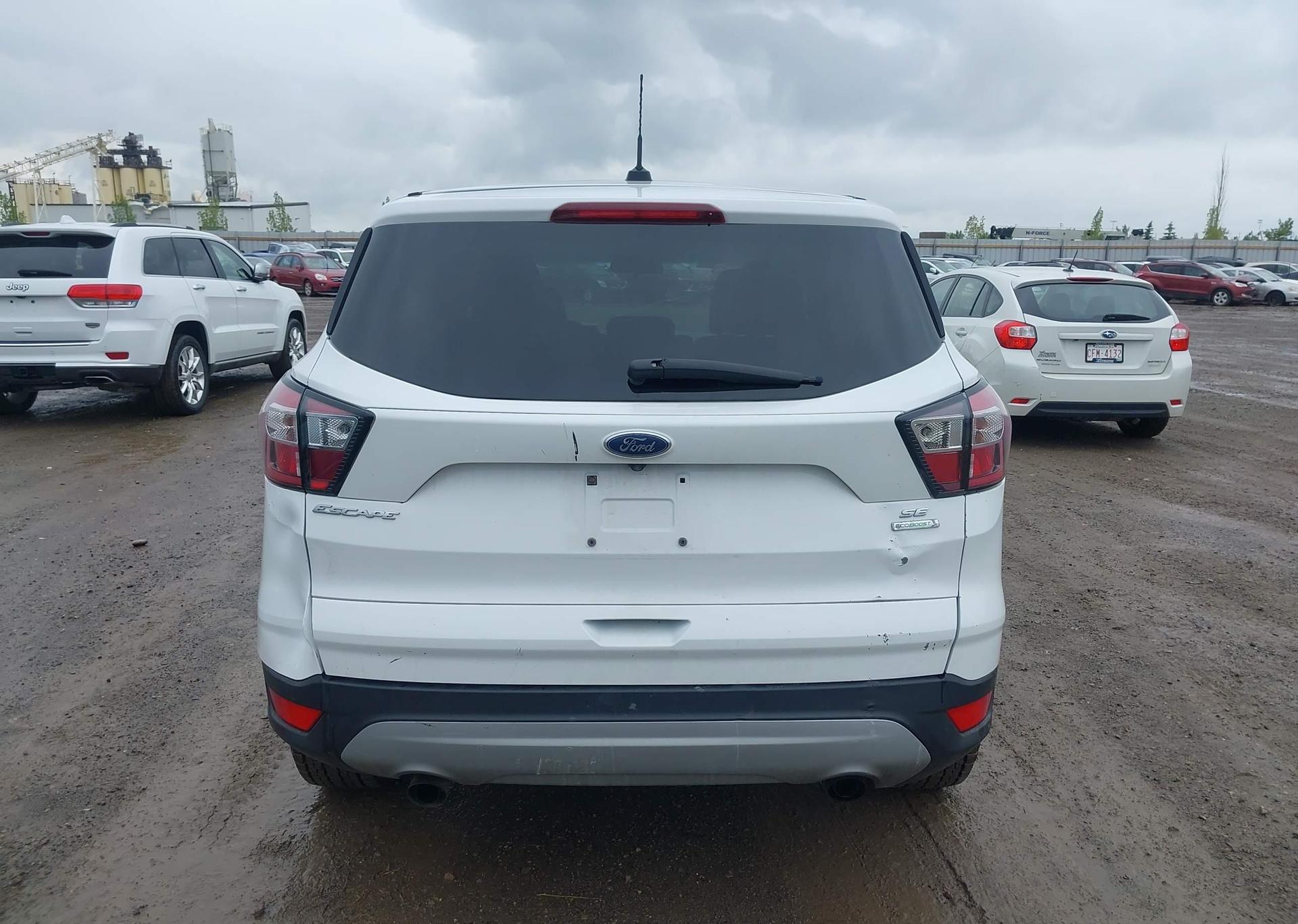 2017 FORD ESCAPE SE