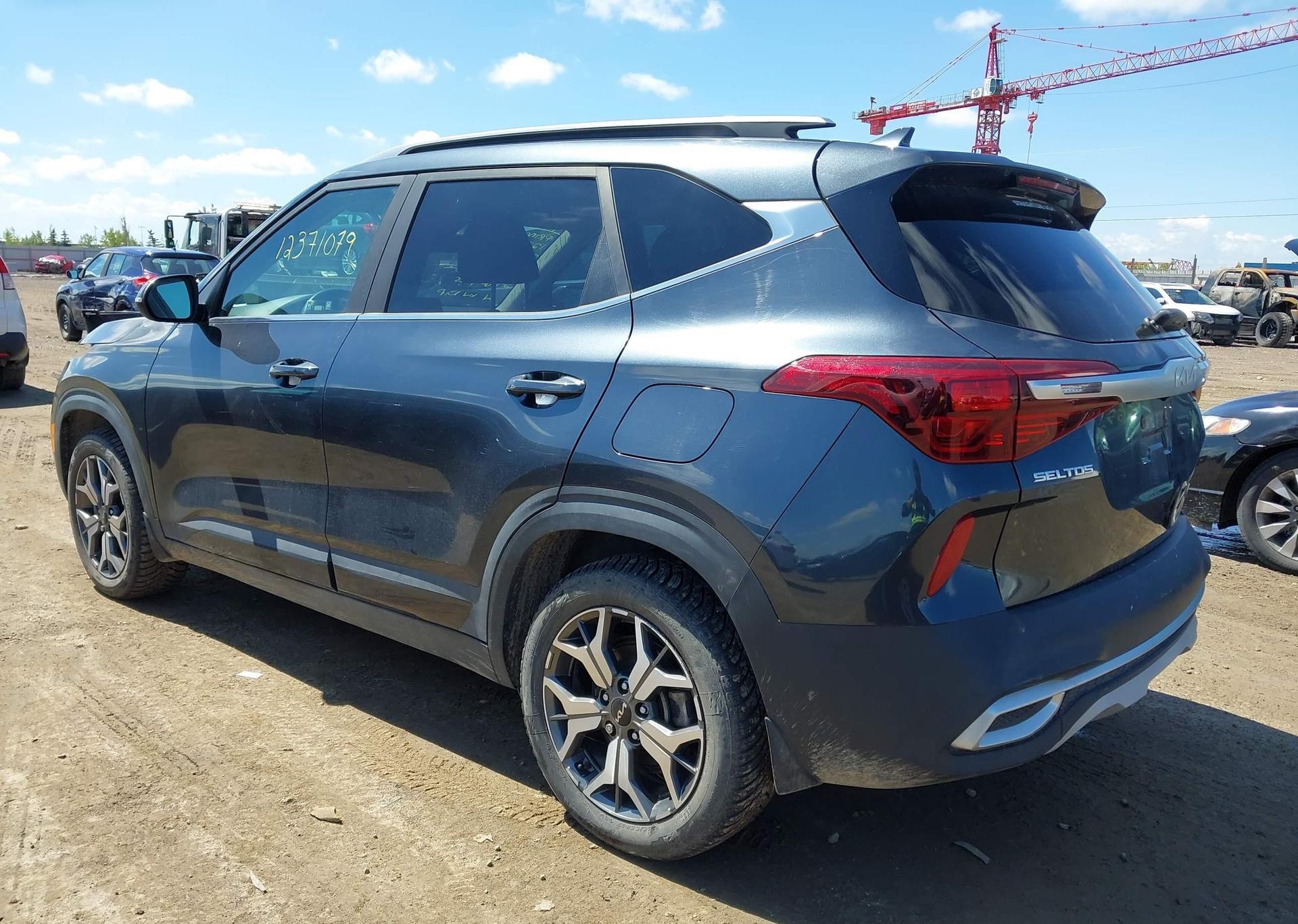 2022 KIA SELTOS EX