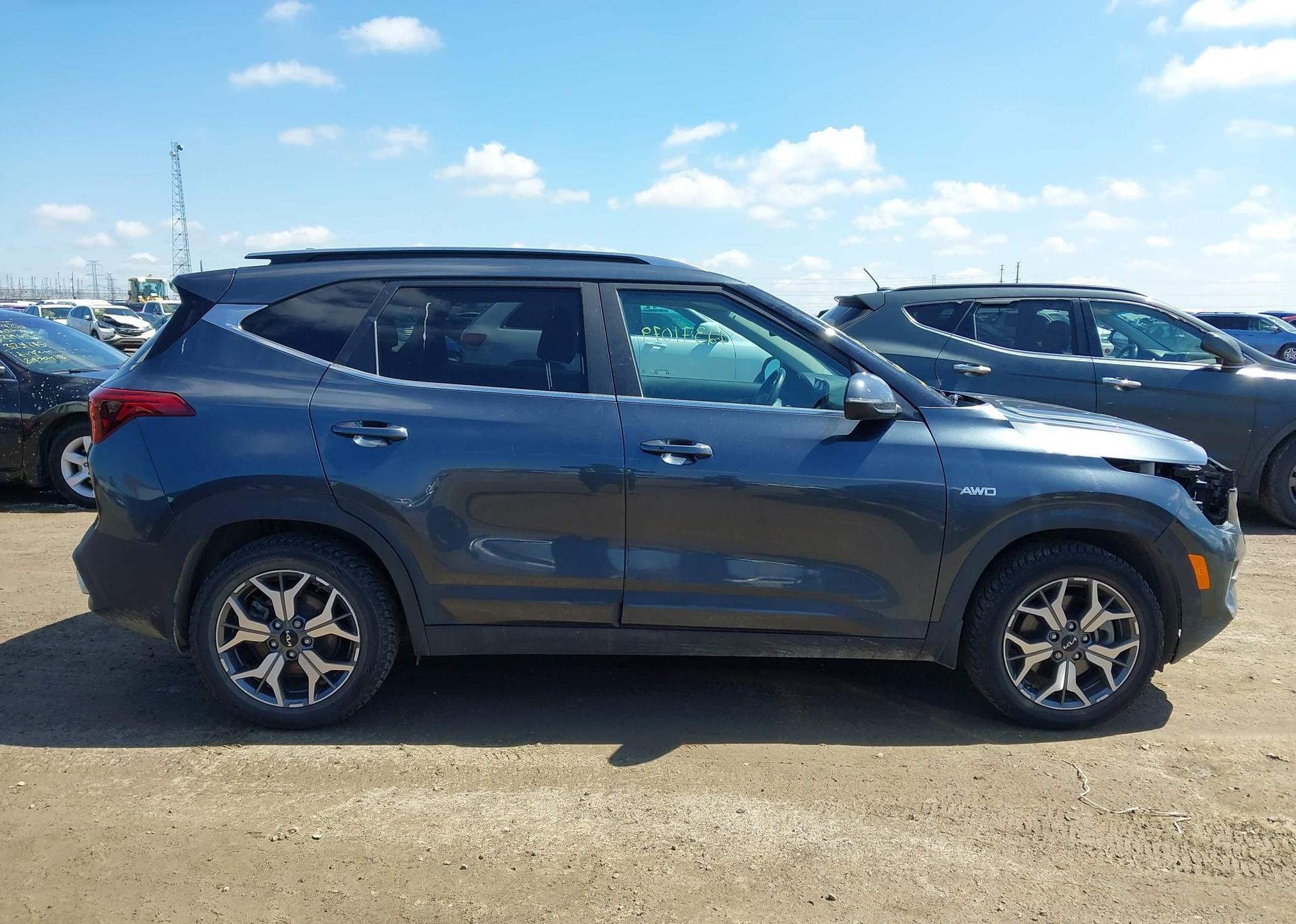2022 KIA SELTOS EX