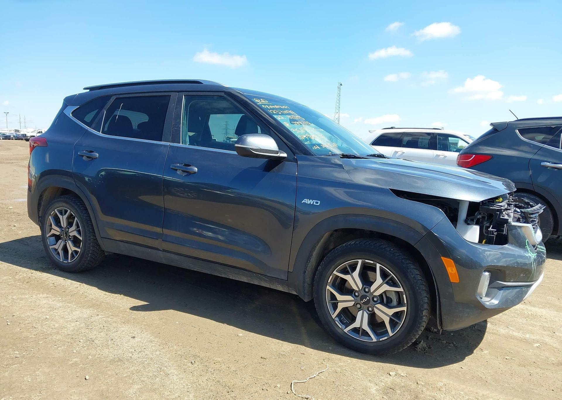 2022 KIA SELTOS EX