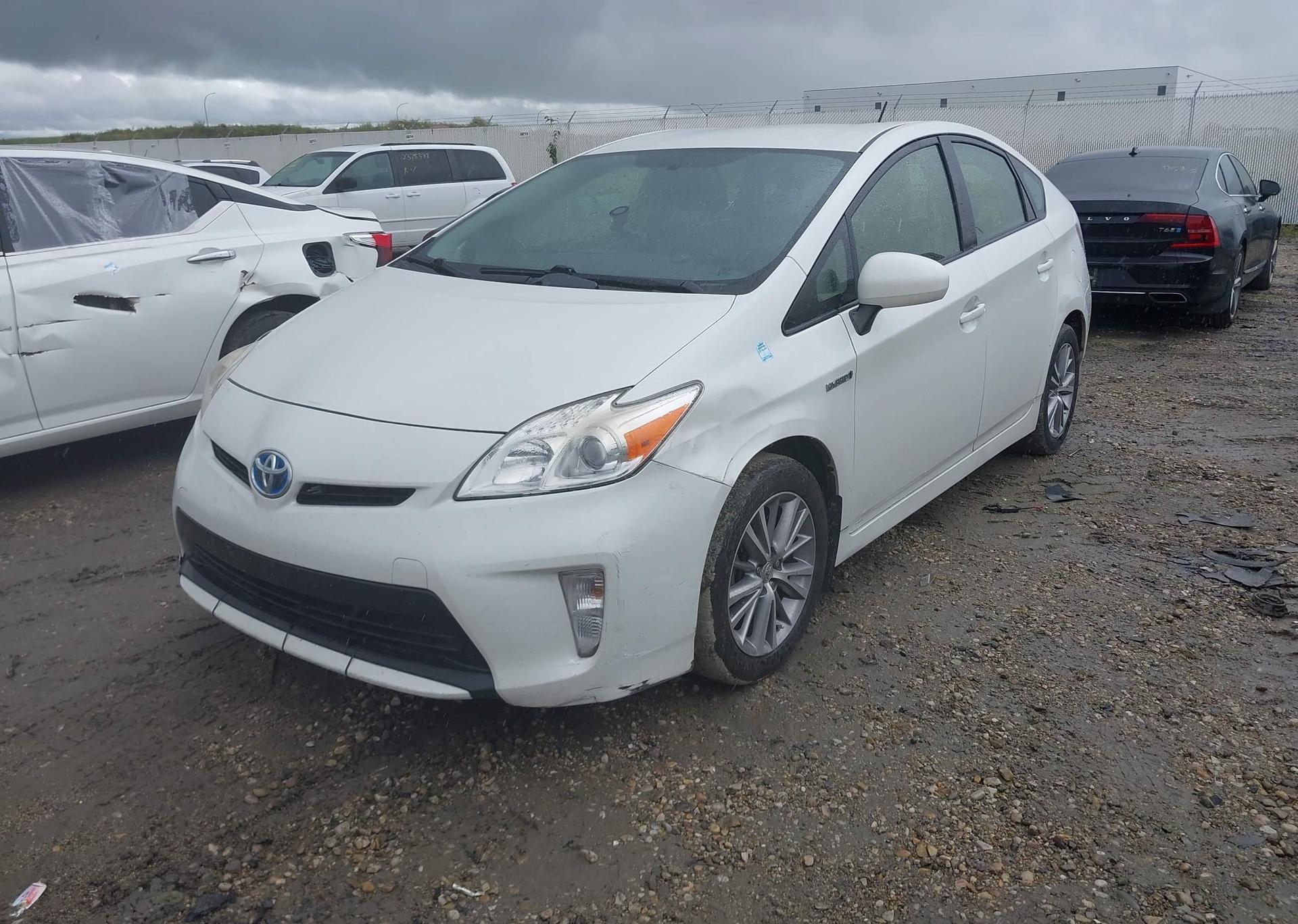 2014 TOYOTA PRIUS