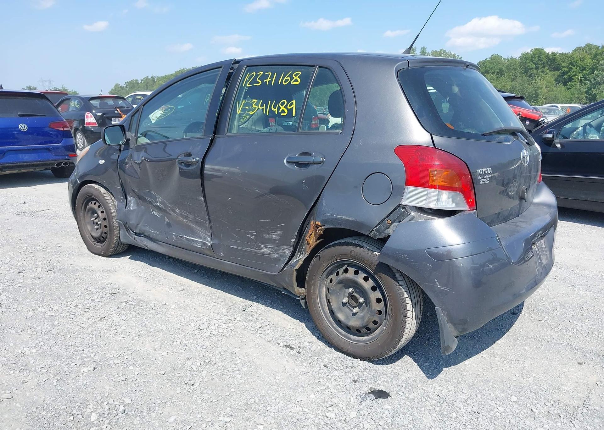 2011 TOYOTA YARIS