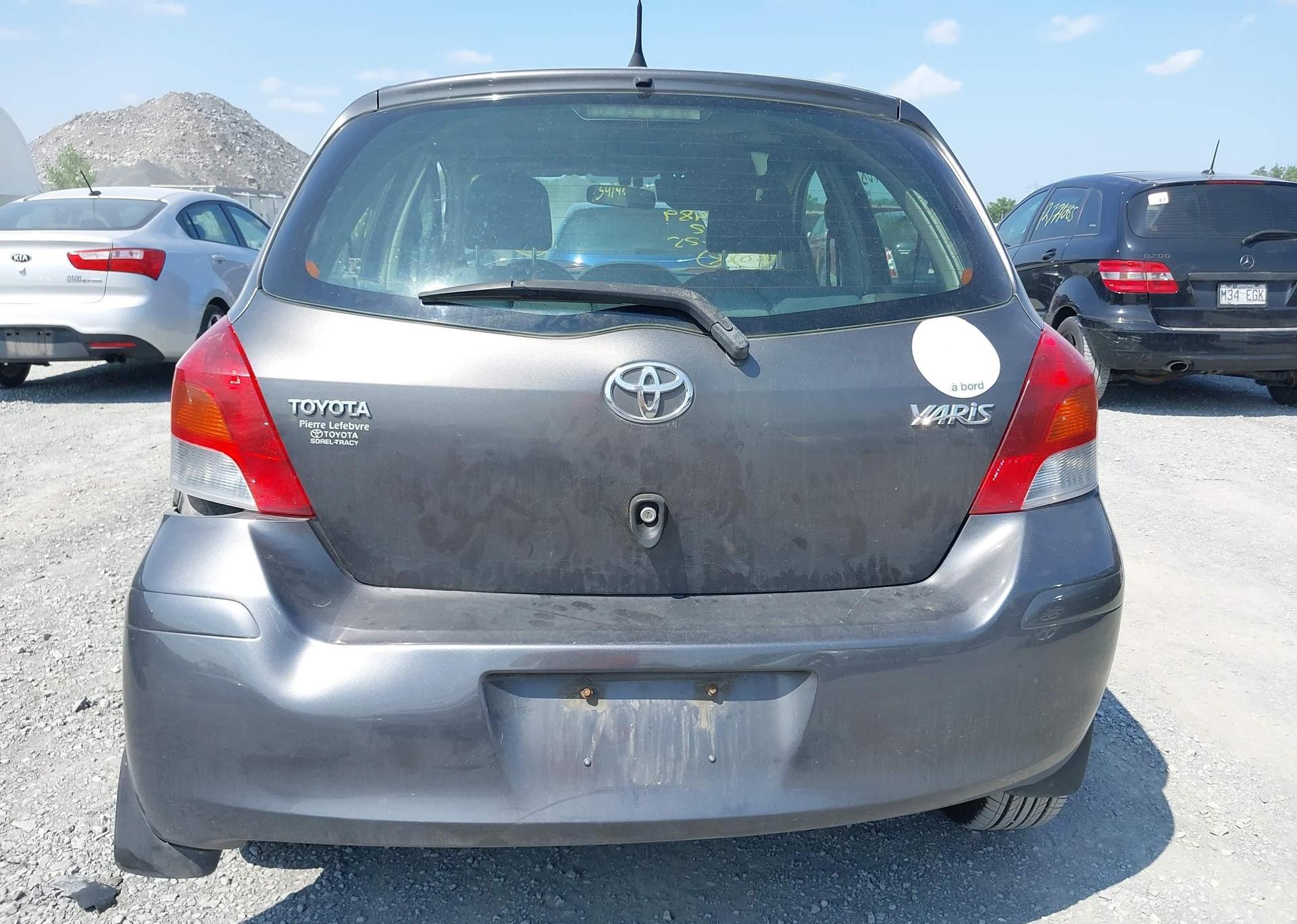 2011 TOYOTA YARIS