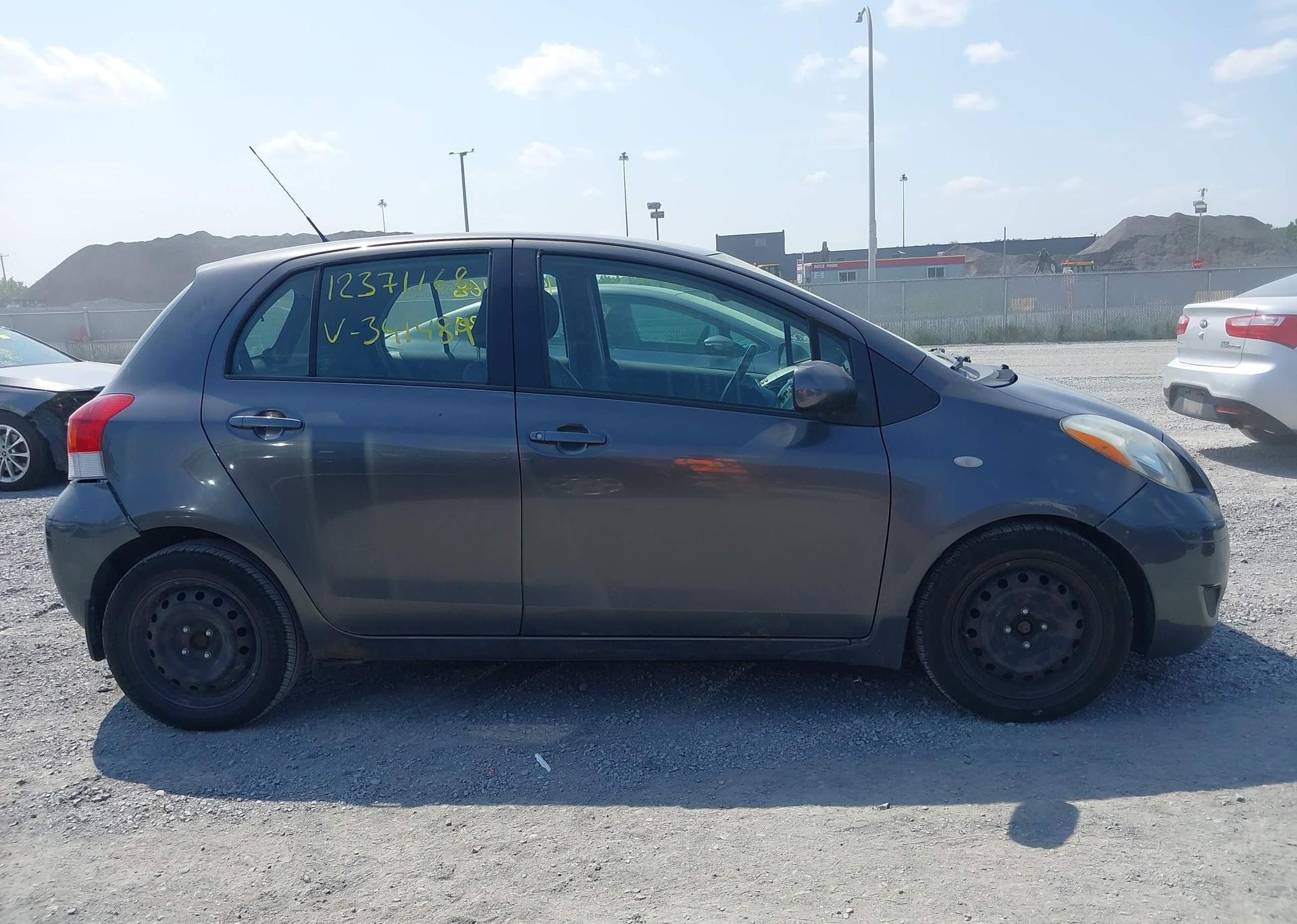 2011 TOYOTA YARIS