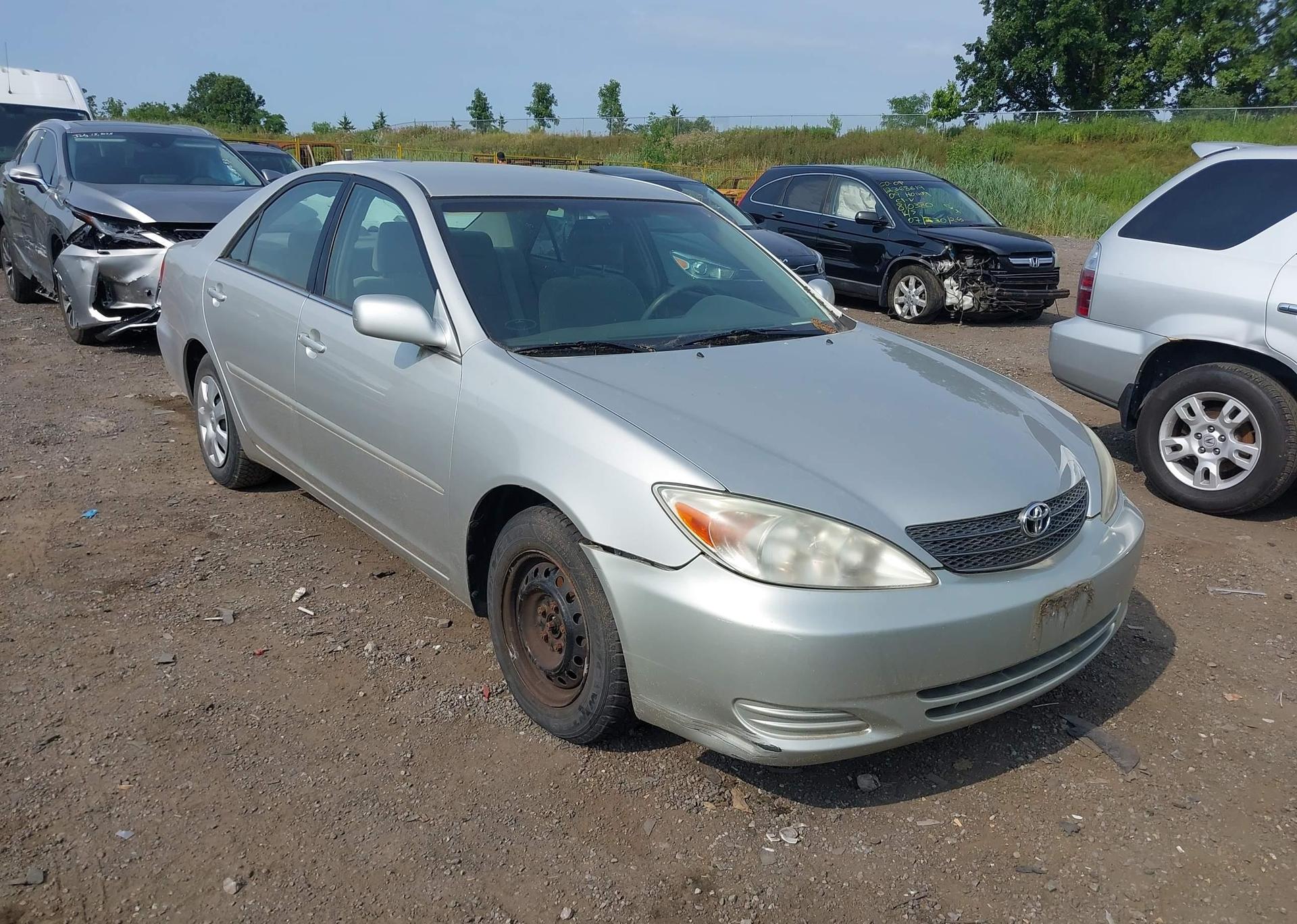 2004 TOYOTA CAMRY LE
