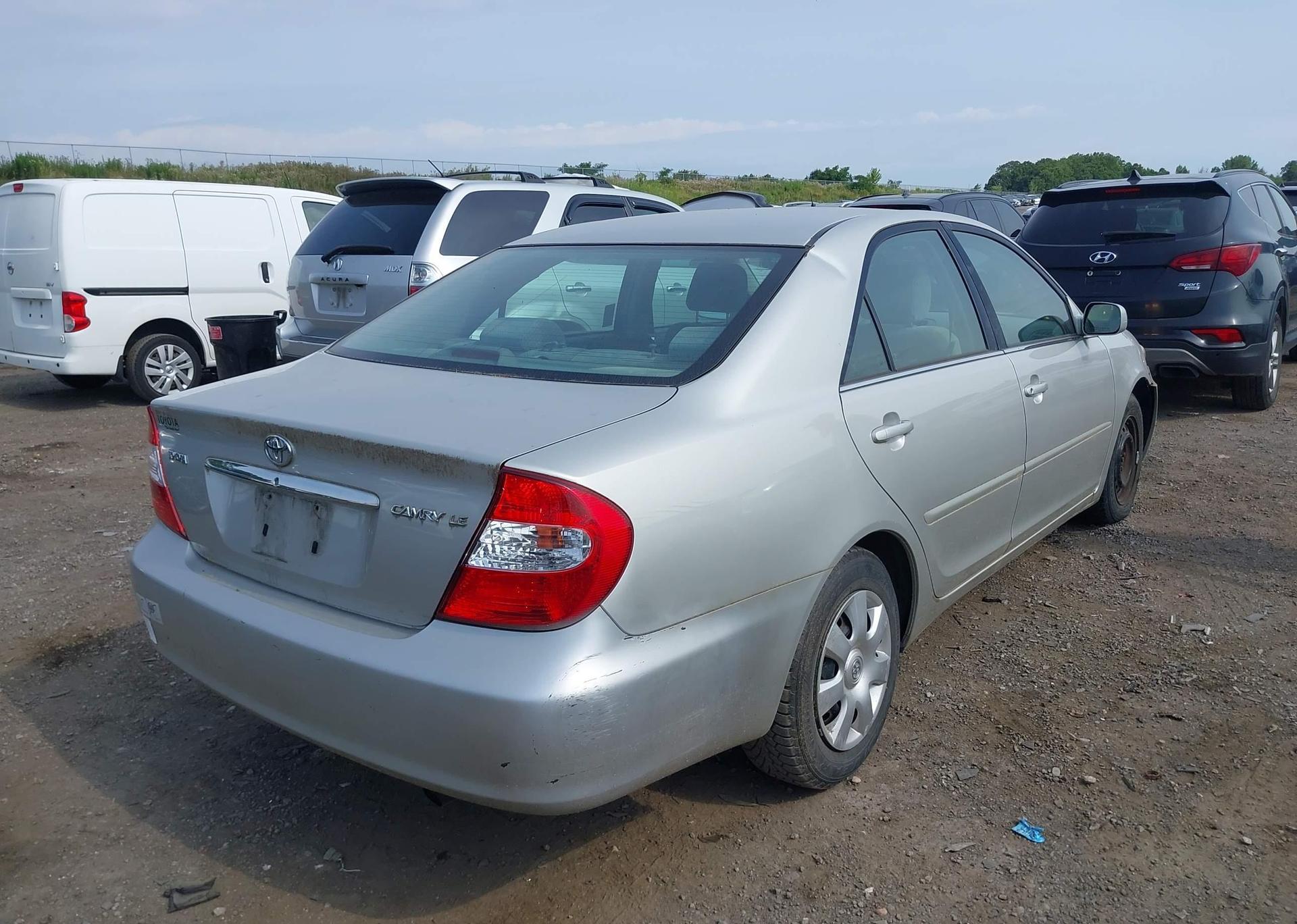 2004 TOYOTA CAMRY LE