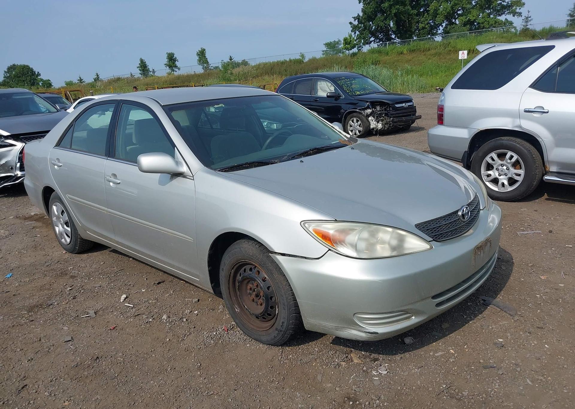 2004 TOYOTA CAMRY LE