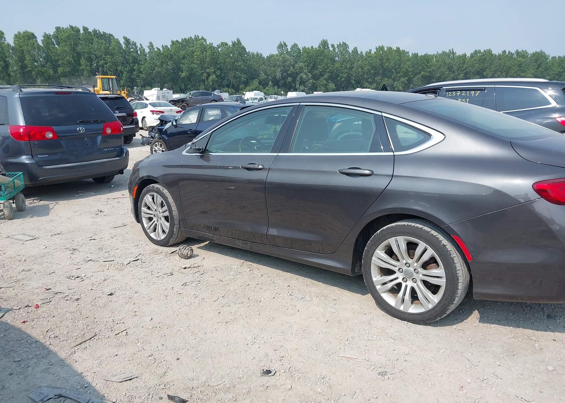 2015 CHRYSLER 200