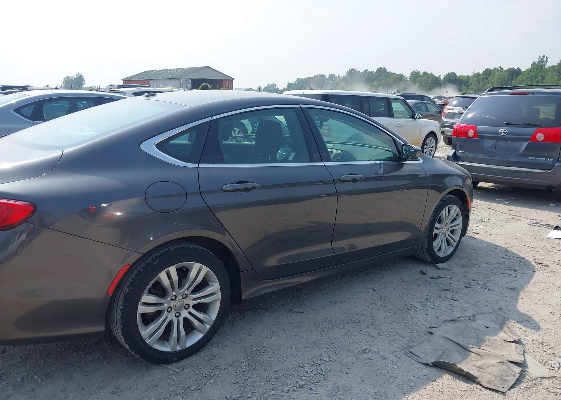 2015 CHRYSLER 200