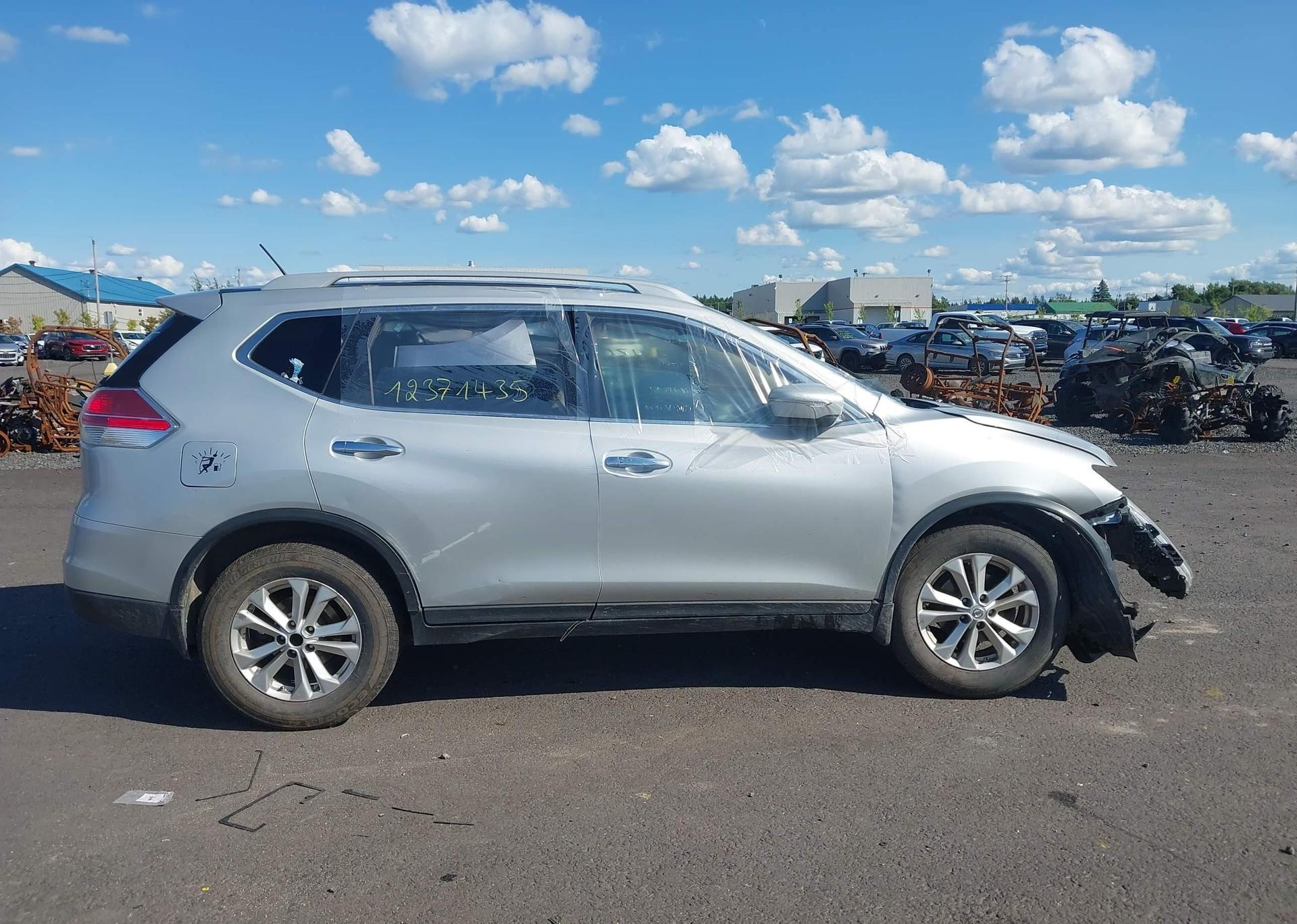 2015 NISSAN ROGUE S