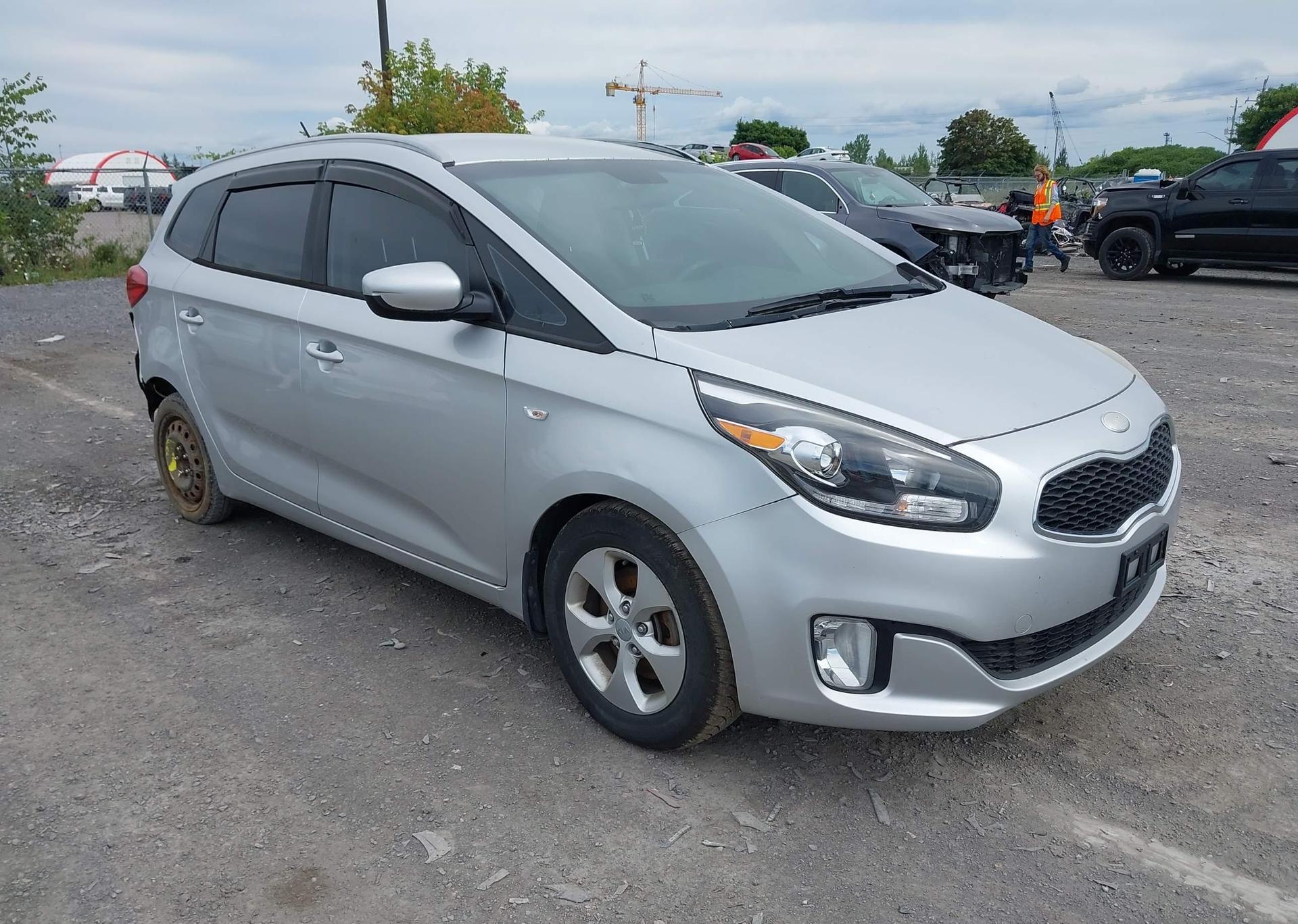 2014 KIA RONDO