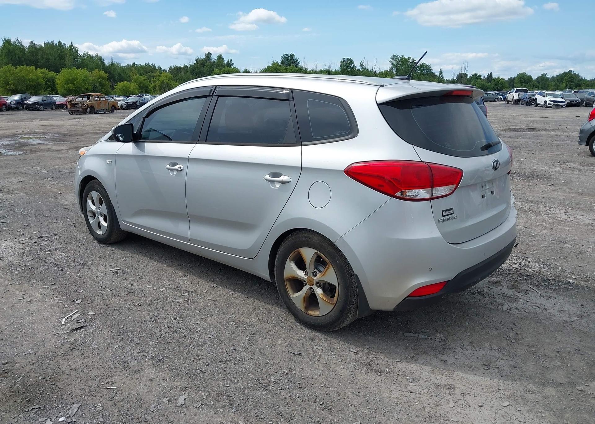 2014 KIA RONDO