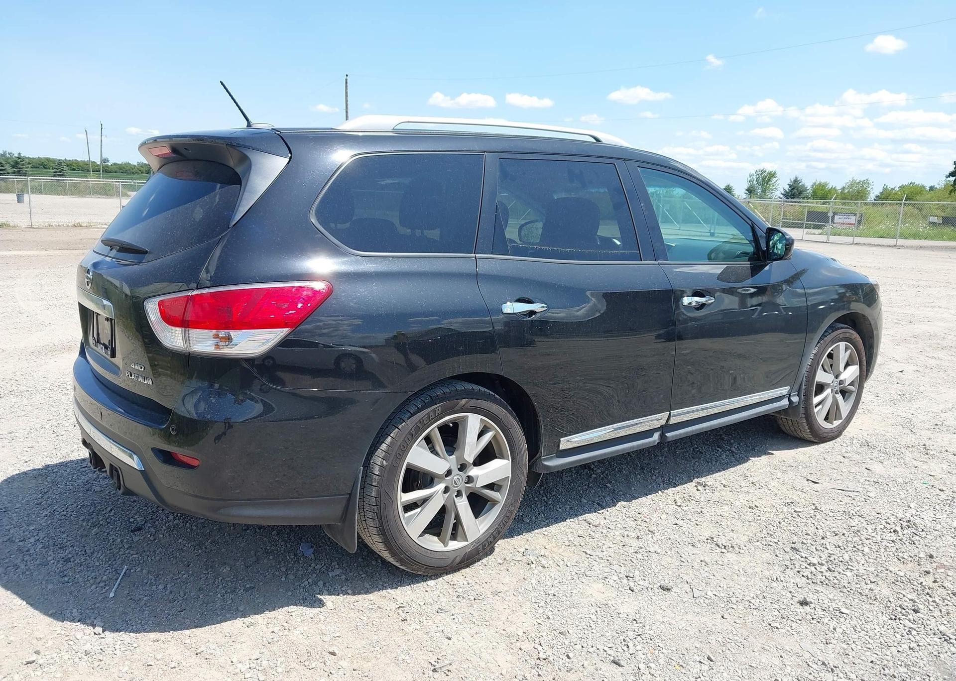 2016 NISSAN PATHFINDER S
