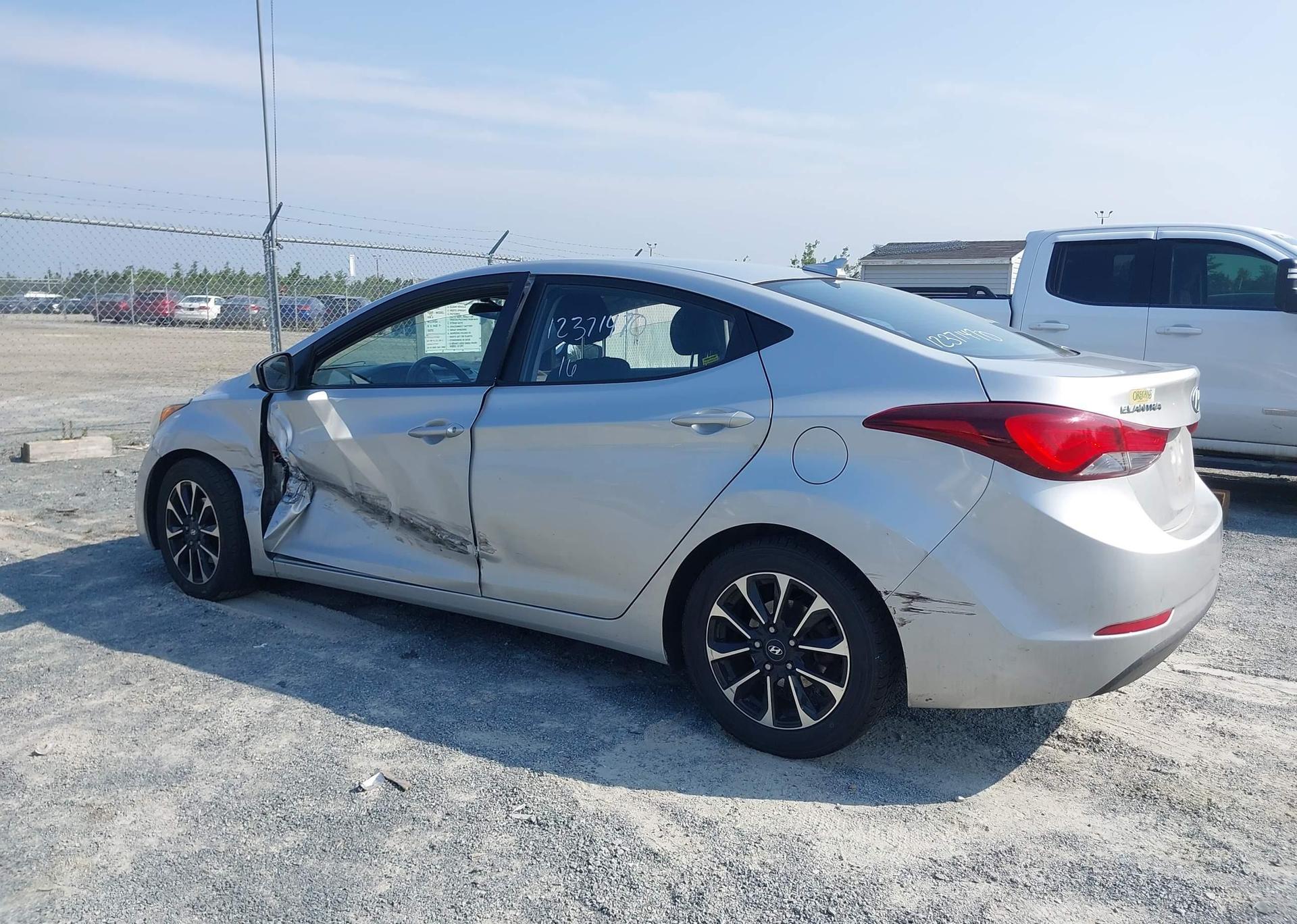 2016 HYUNDAI ELANTRA GL