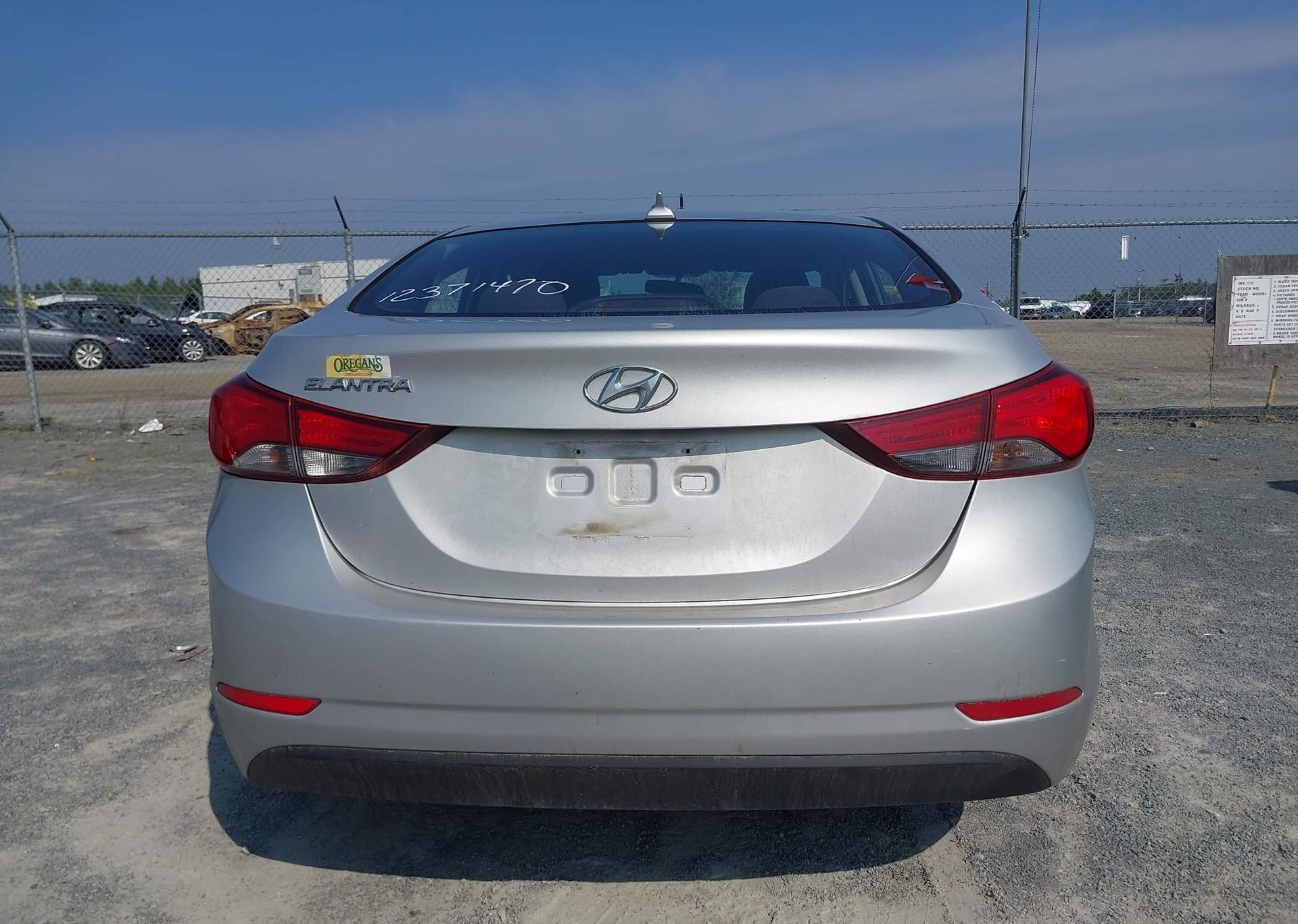 2016 HYUNDAI ELANTRA GL