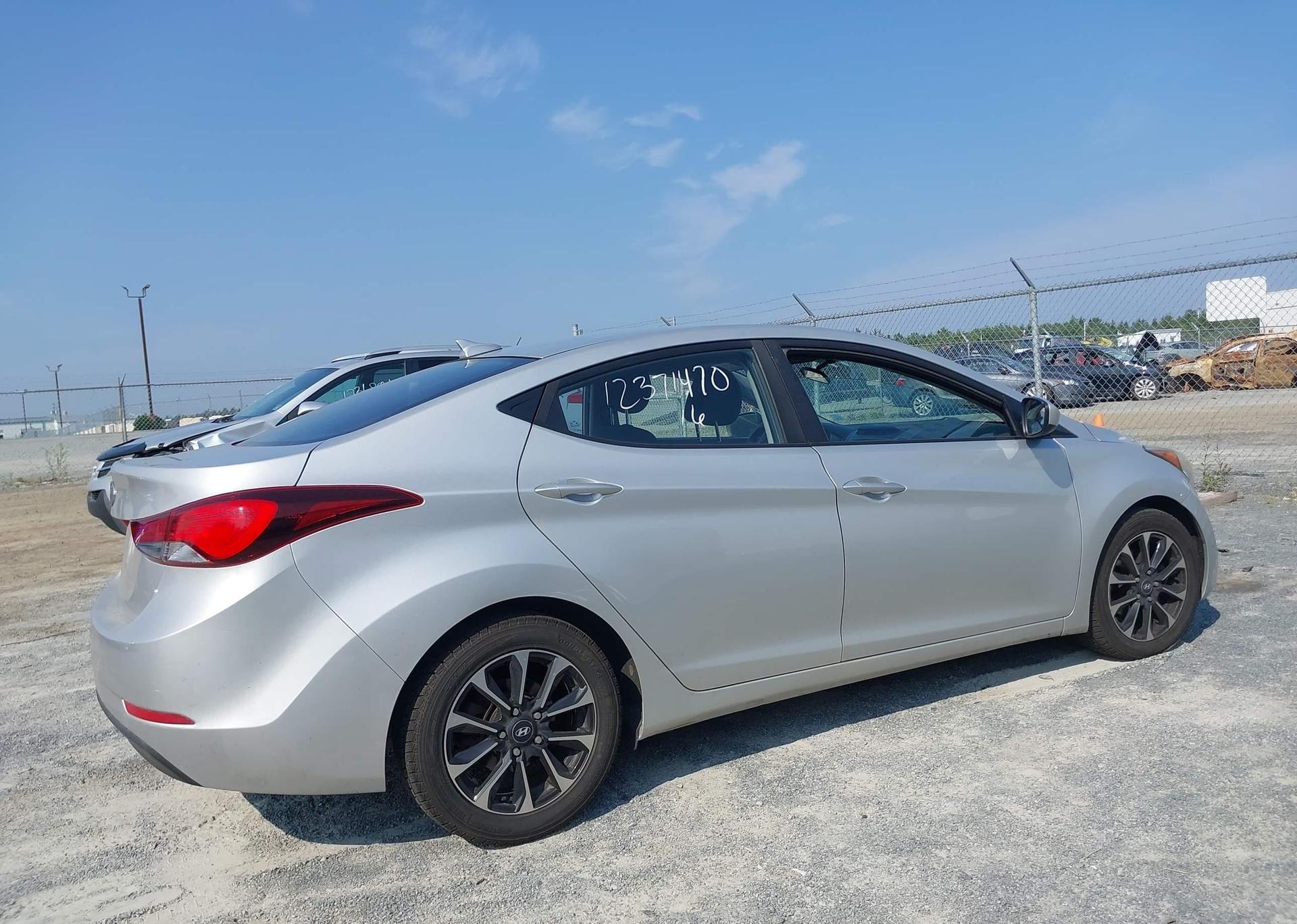 2016 HYUNDAI ELANTRA GL