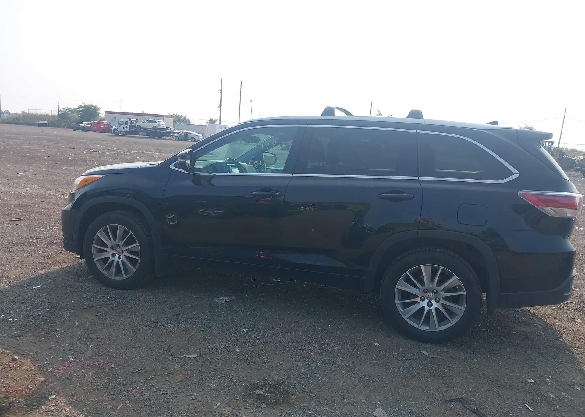 2015 TOYOTA HIGHLANDER