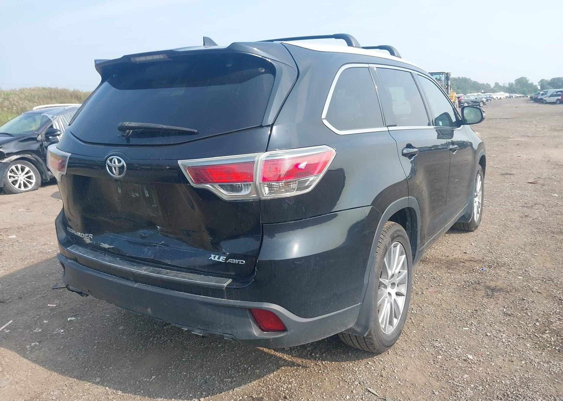 2015 TOYOTA HIGHLANDER