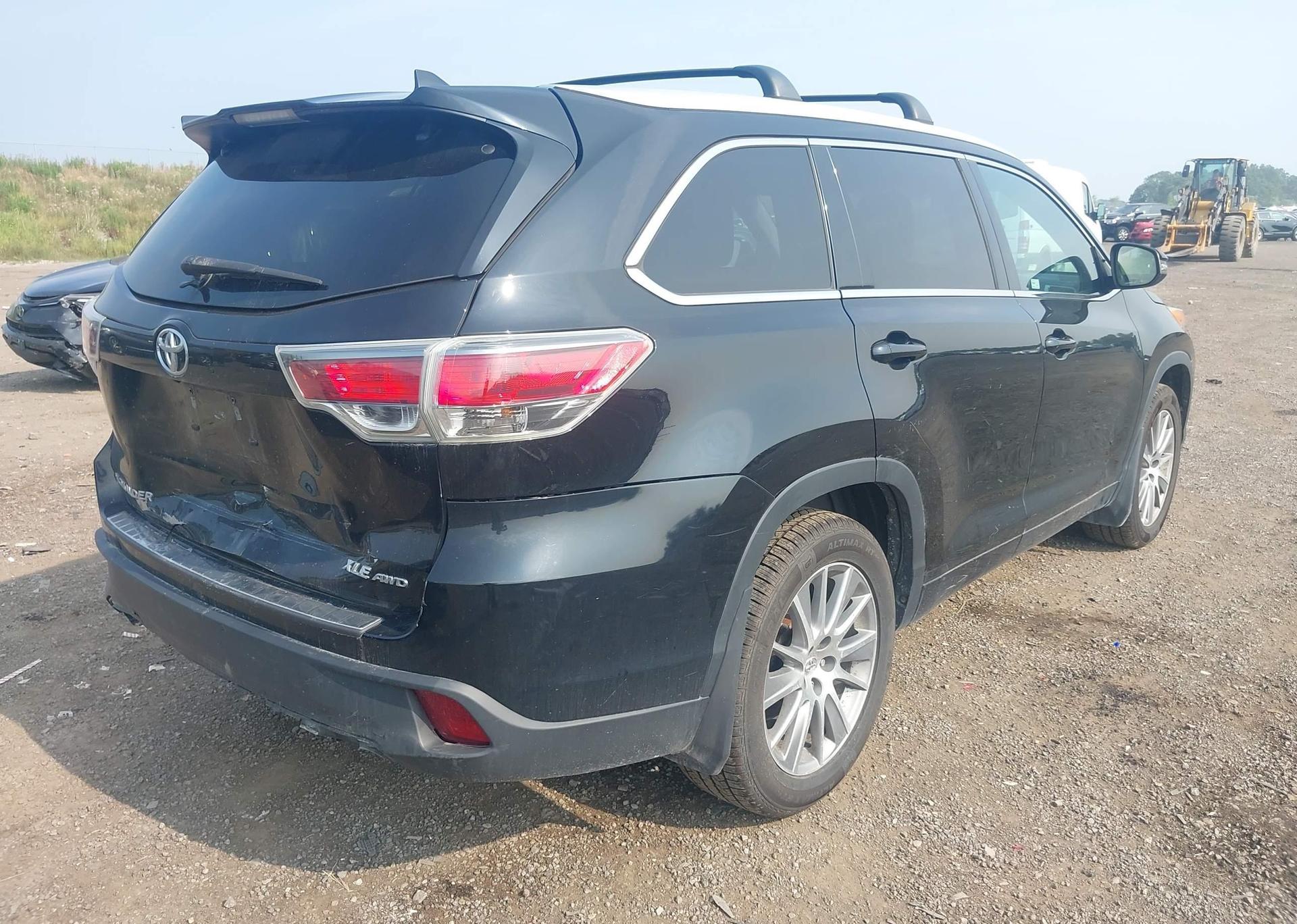 2015 TOYOTA HIGHLANDER