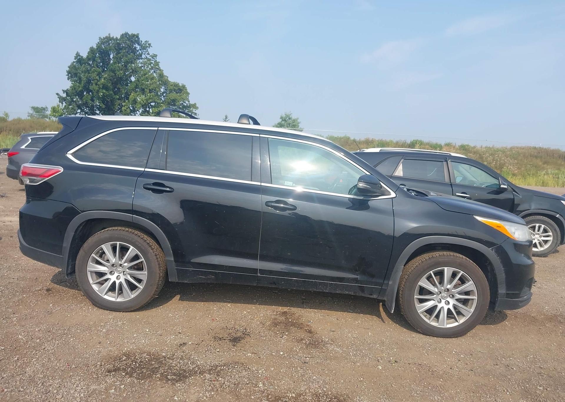 2015 TOYOTA HIGHLANDER