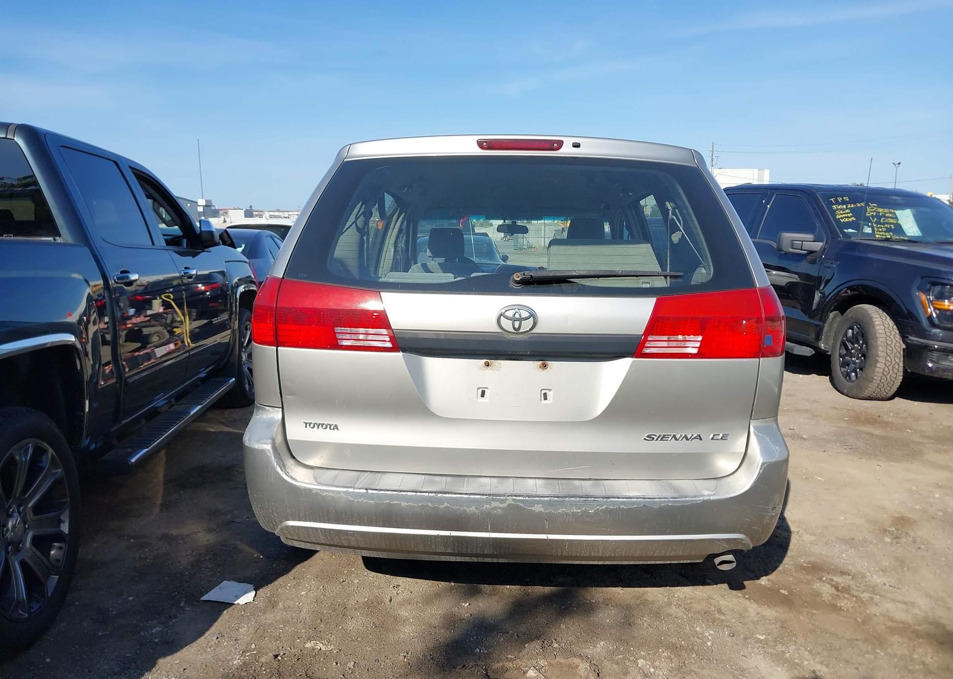 2004 TOYOTA SIENNA CE