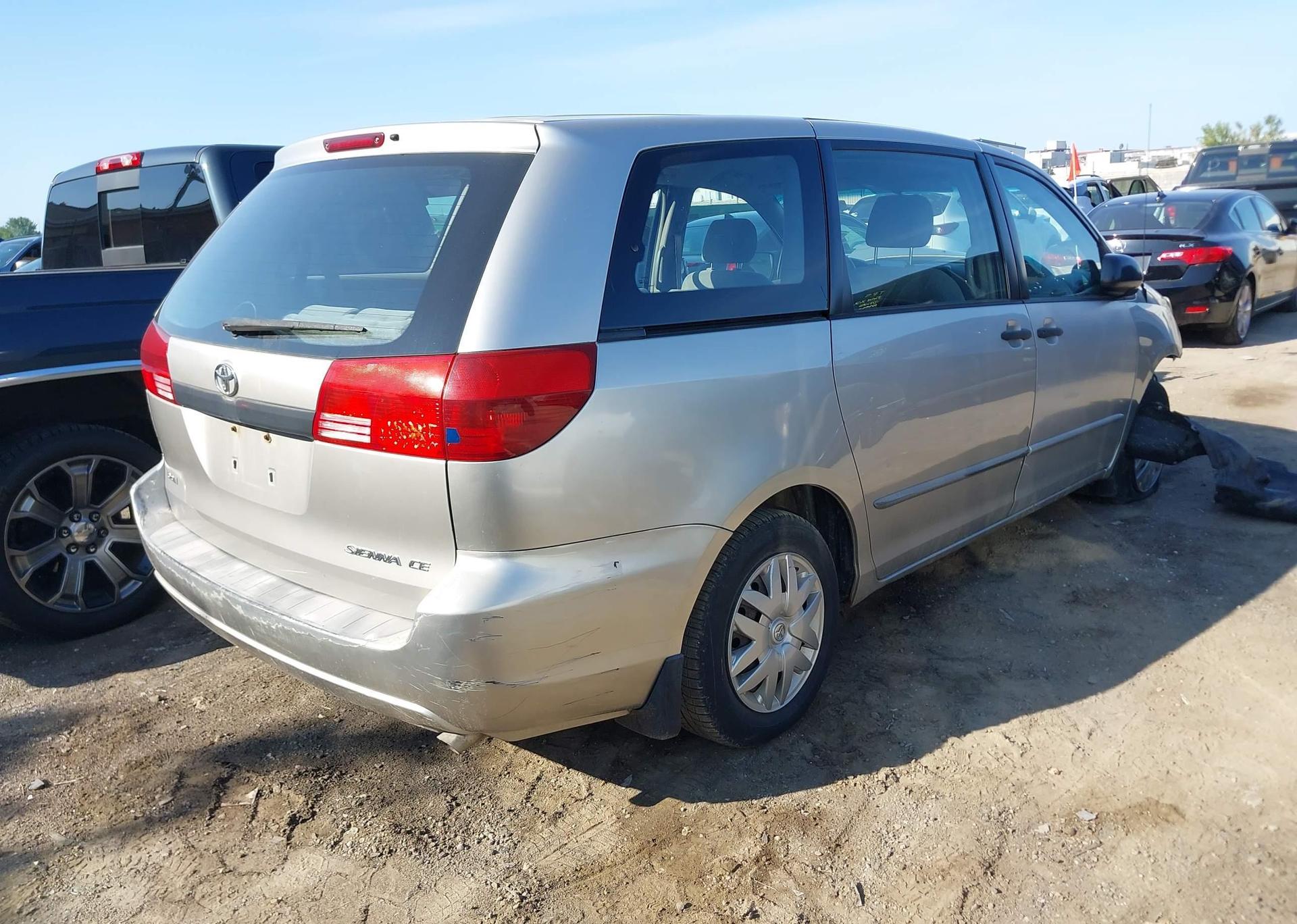 2004 TOYOTA SIENNA CE