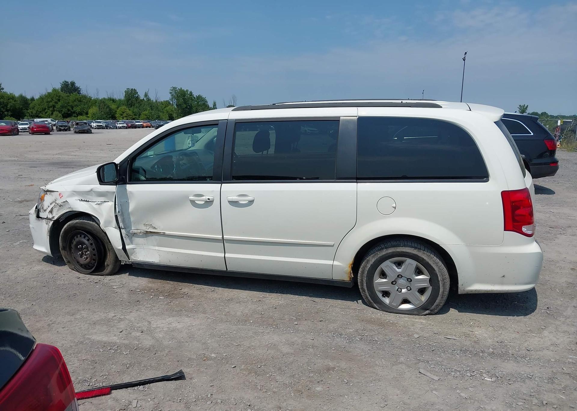2013 DODGE GRAND CARAVAN SE