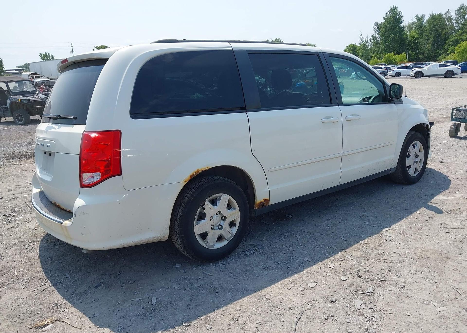 2013 DODGE GRAND CARAVAN SE