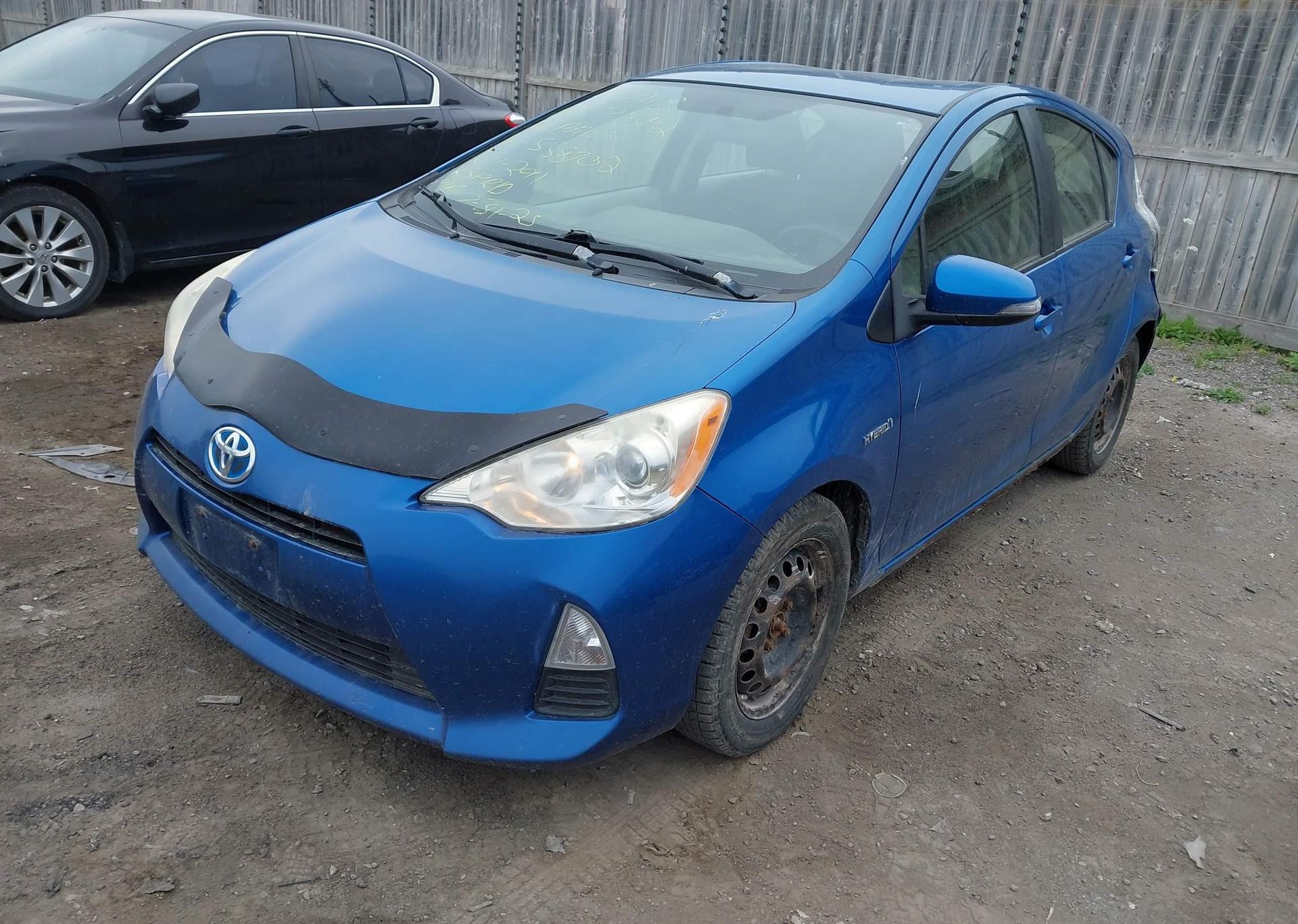 2014 TOYOTA Prius c