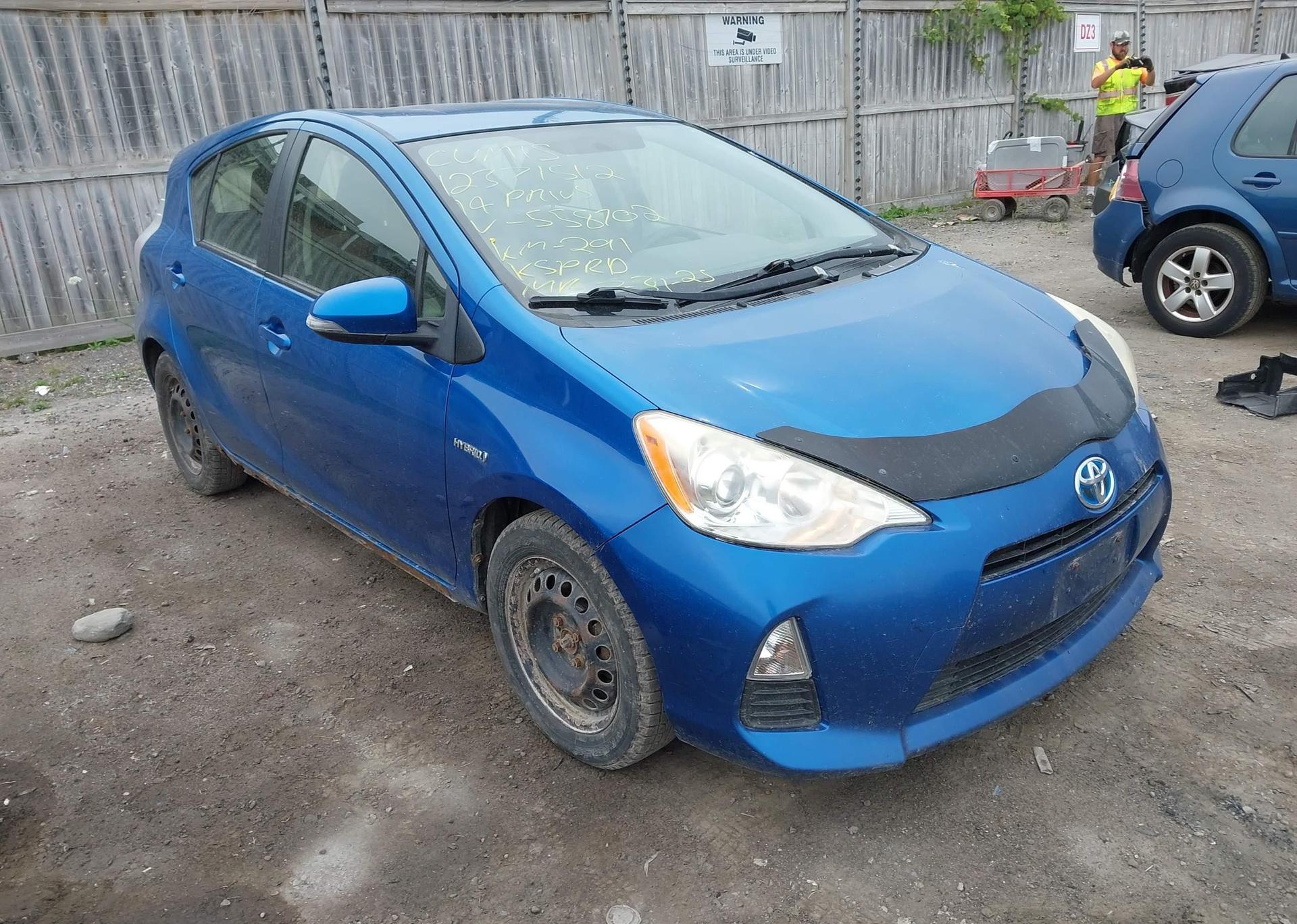 2014 TOYOTA Prius c