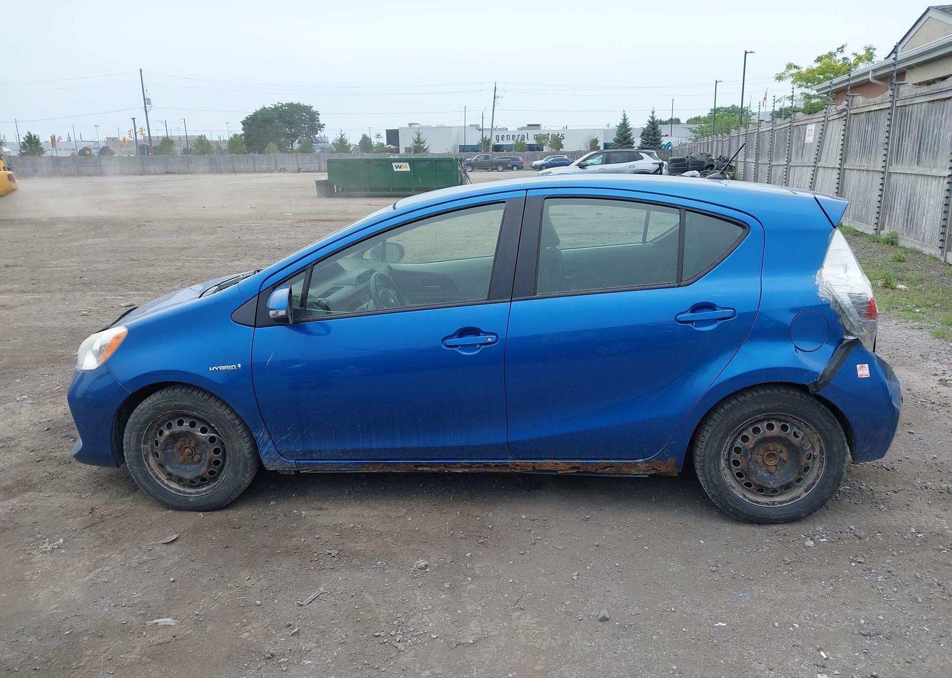 2014 TOYOTA Prius c