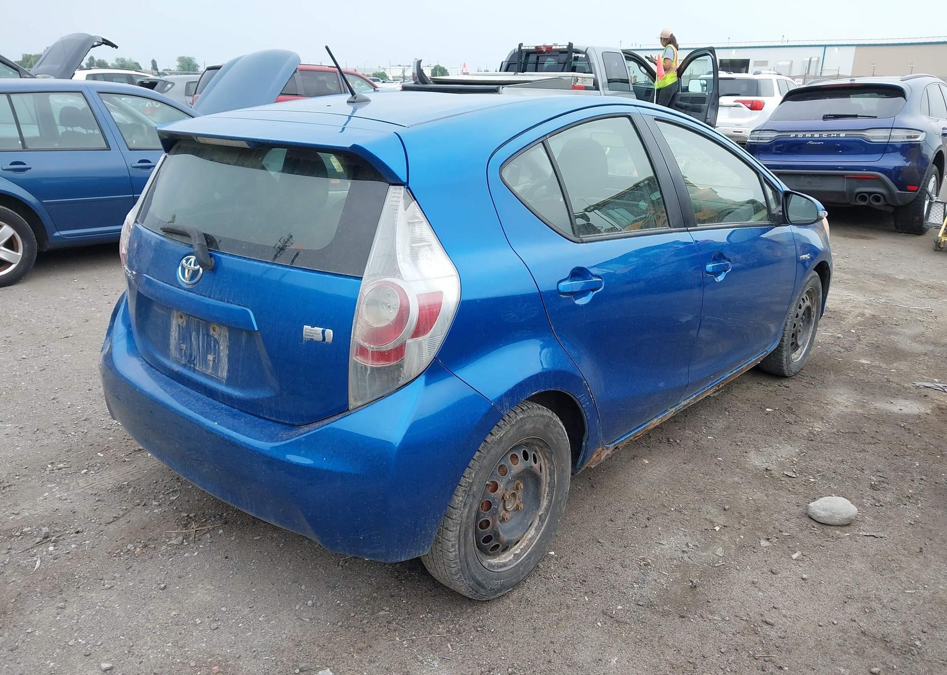 2014 TOYOTA Prius c