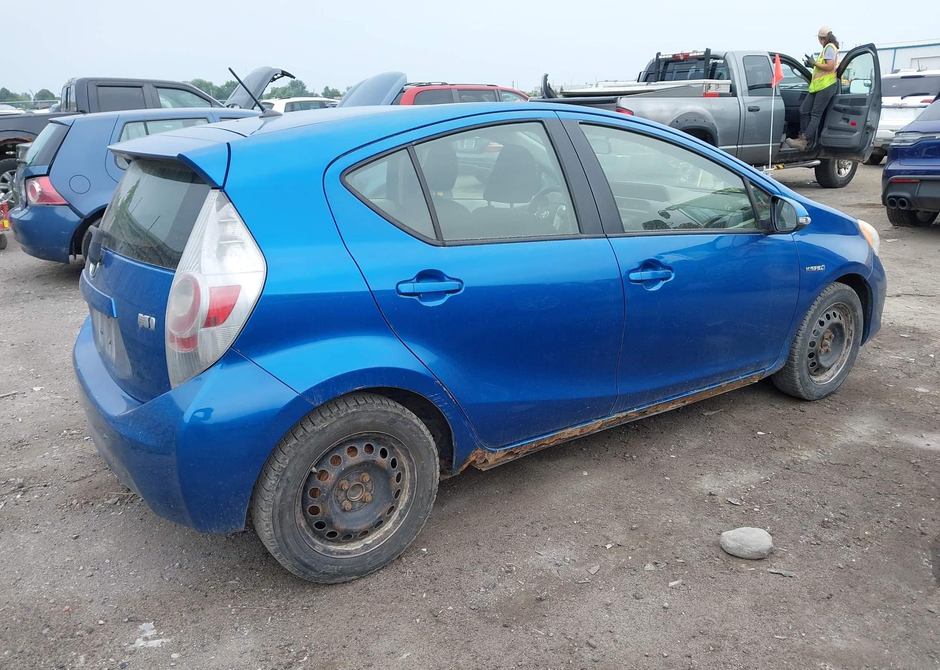 2014 TOYOTA Prius c