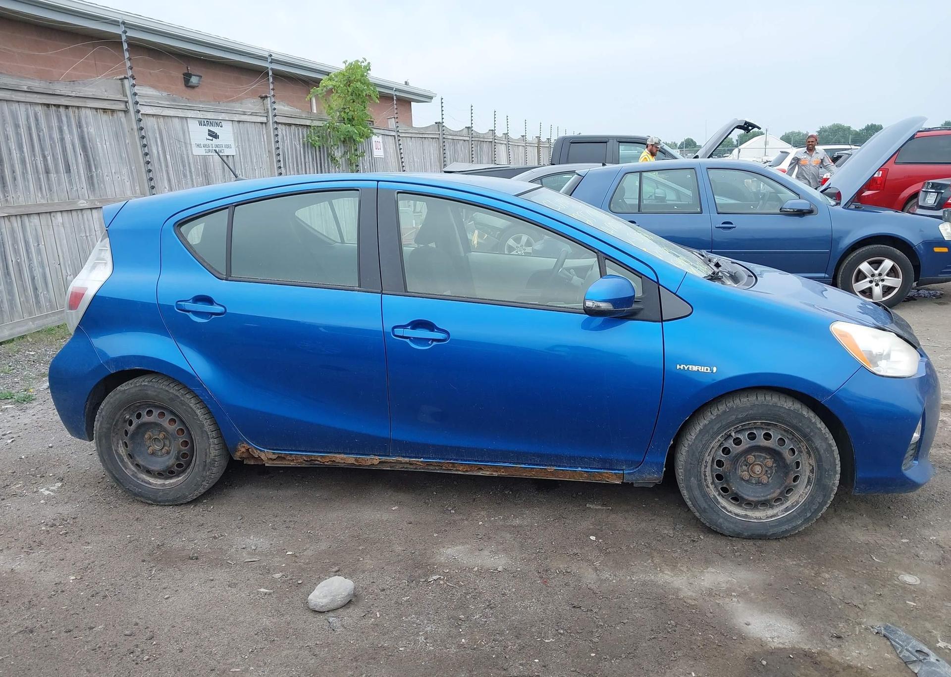 2014 TOYOTA Prius c
