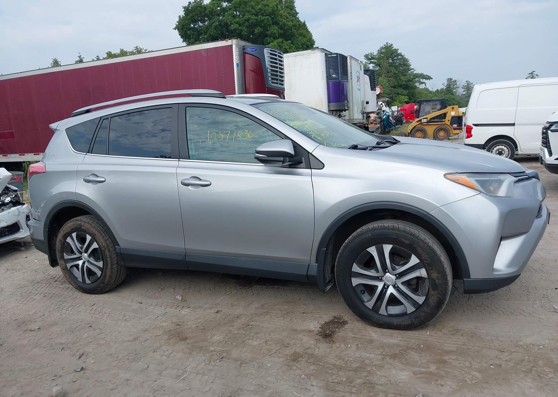 2017 TOYOTA RAV4 LE