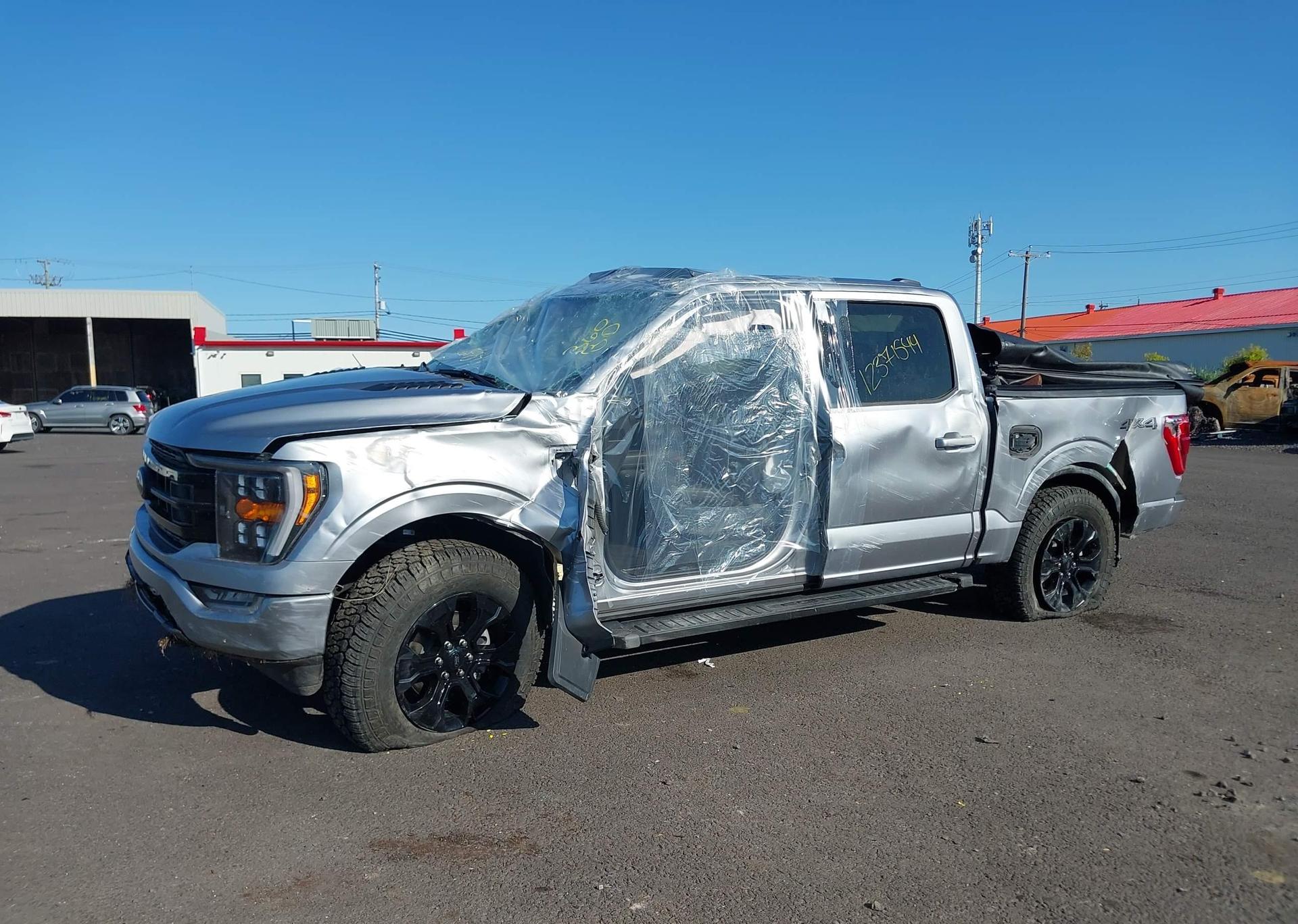 2023 FORD F-150 XLT