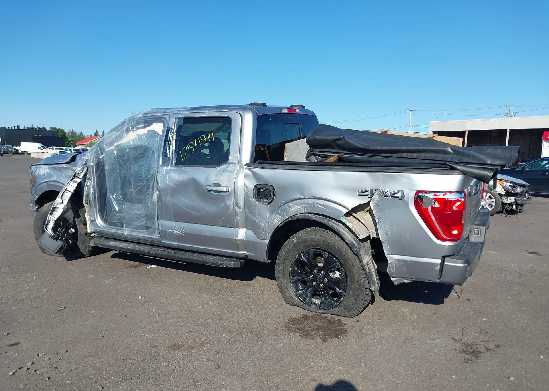 2023 FORD F-150 XLT