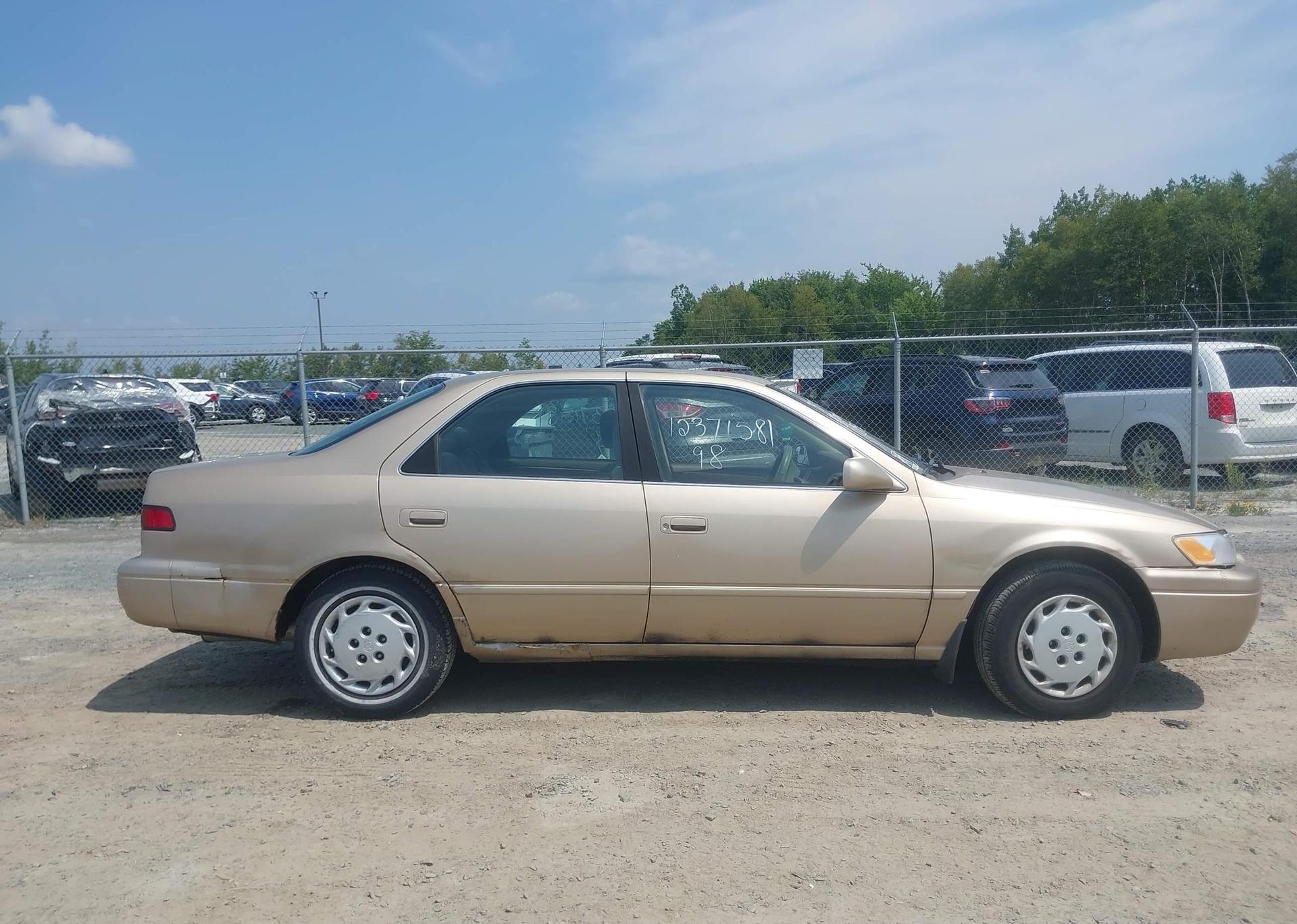 1998 TOYOTA CAMRY CE