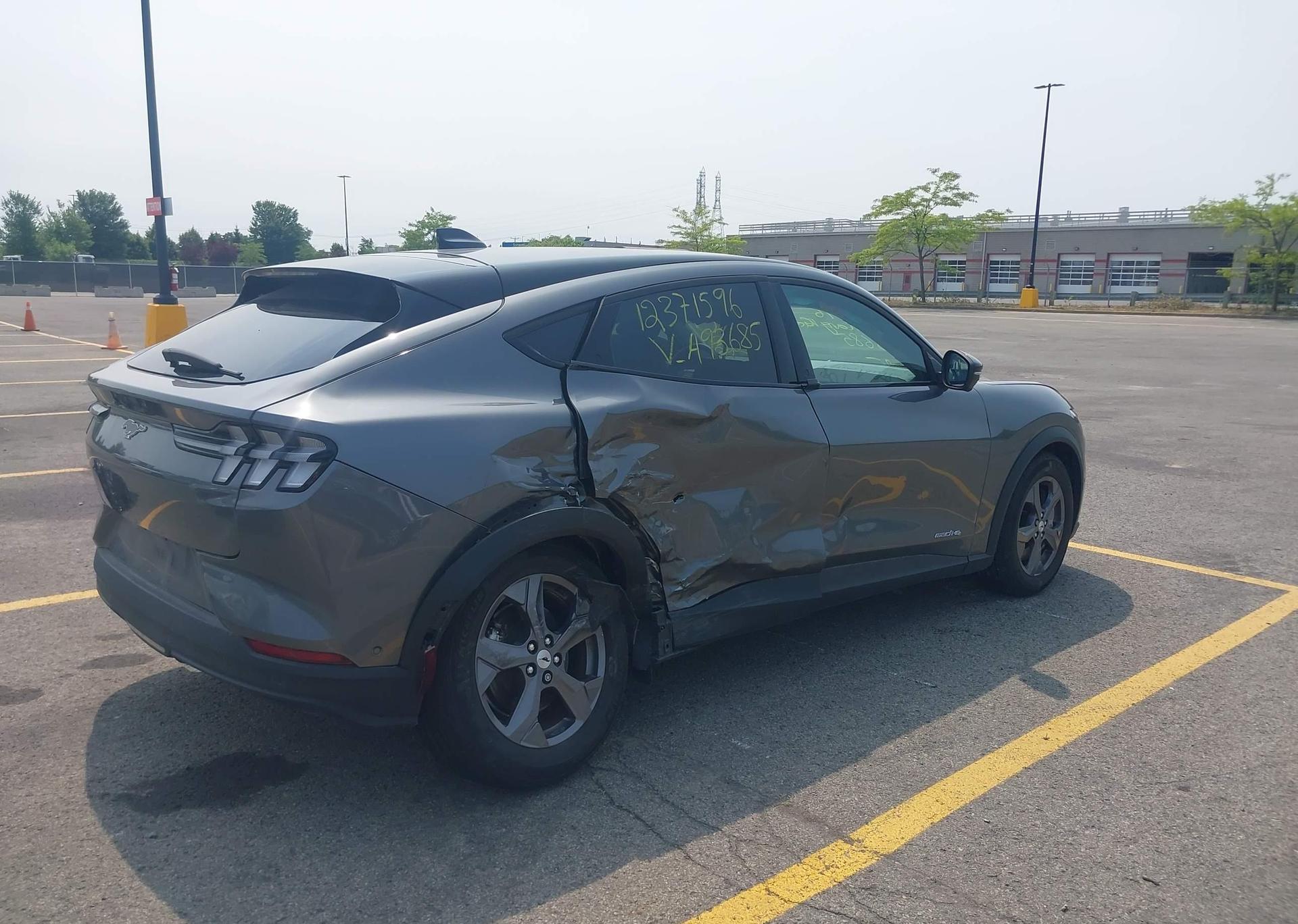 2023 FORD MUSTANG MACH-E SELECT