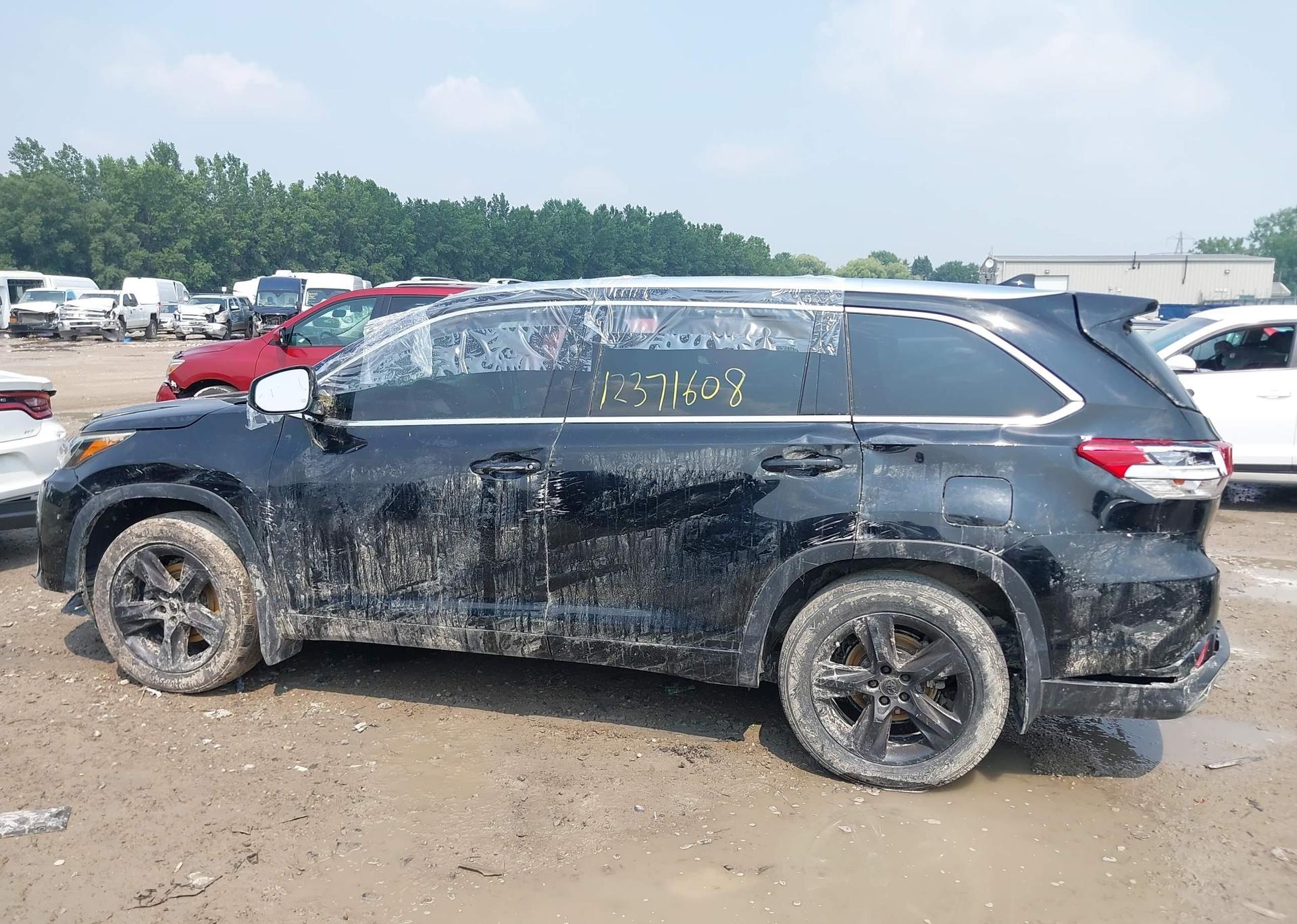 2018 TOYOTA HIGHLANDER LIMITED