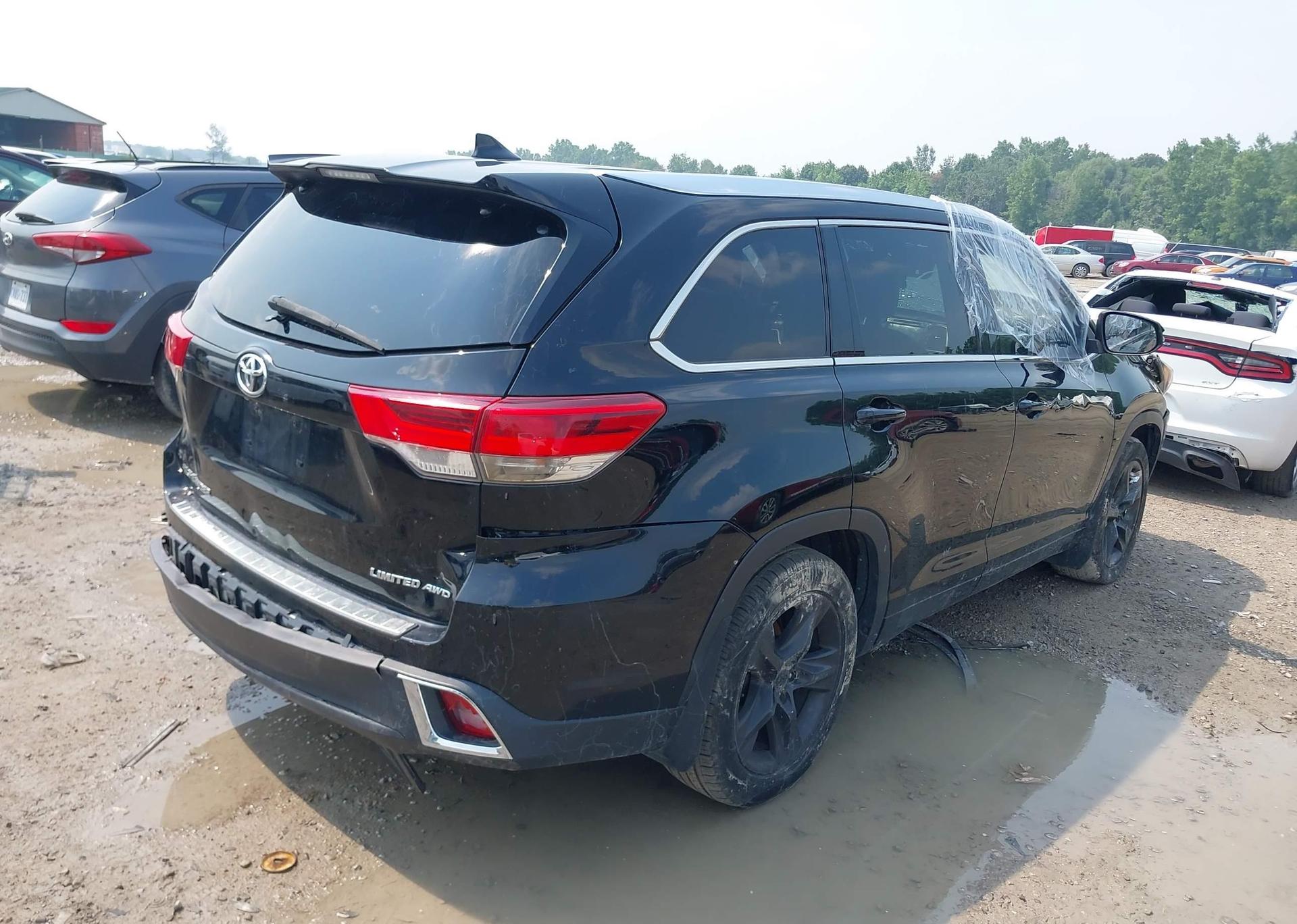 2018 TOYOTA HIGHLANDER LIMITED